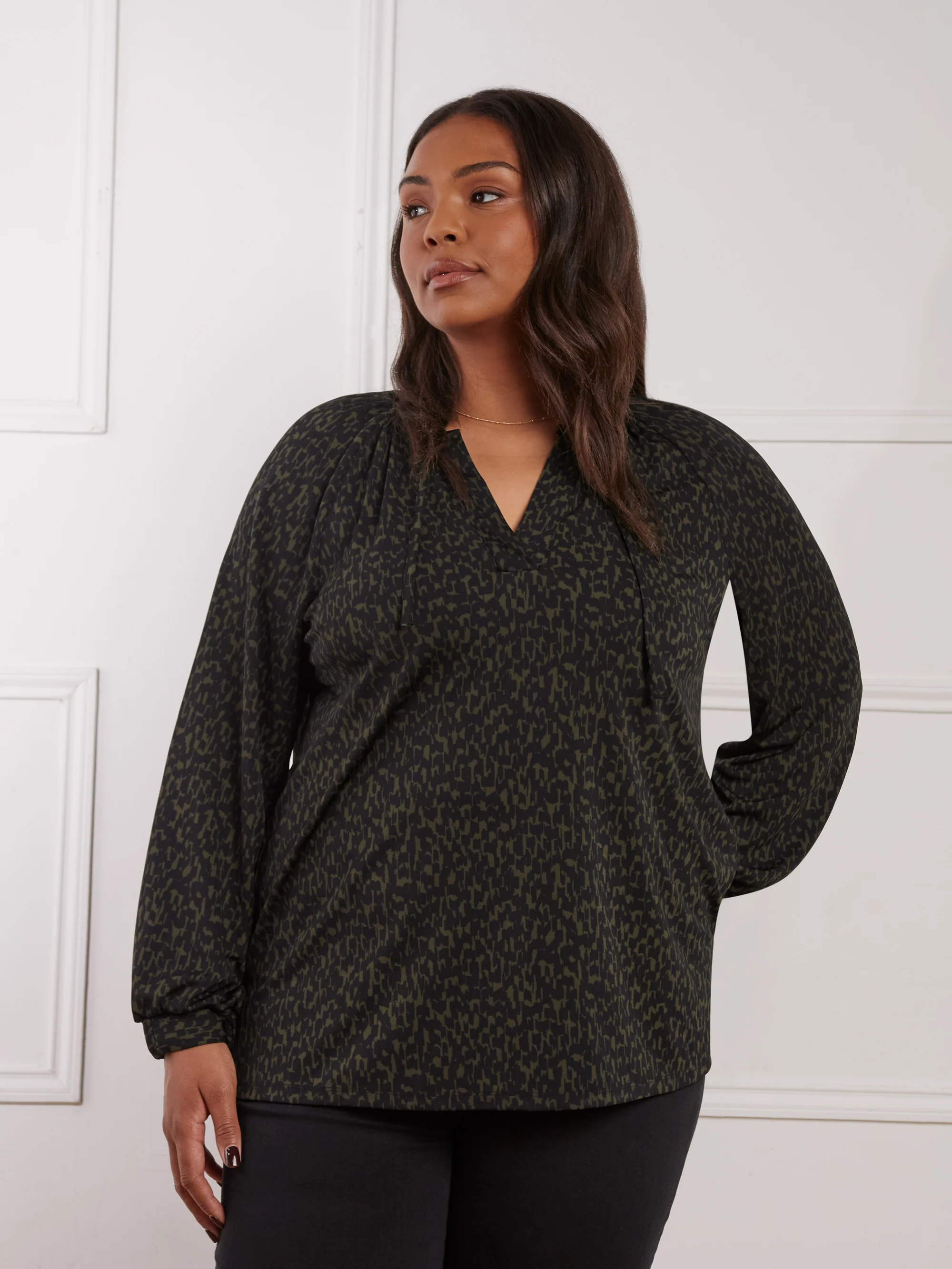 Khaki Dash Print V-Neck Jersey Raglan Sleeve Blouse - Image 4