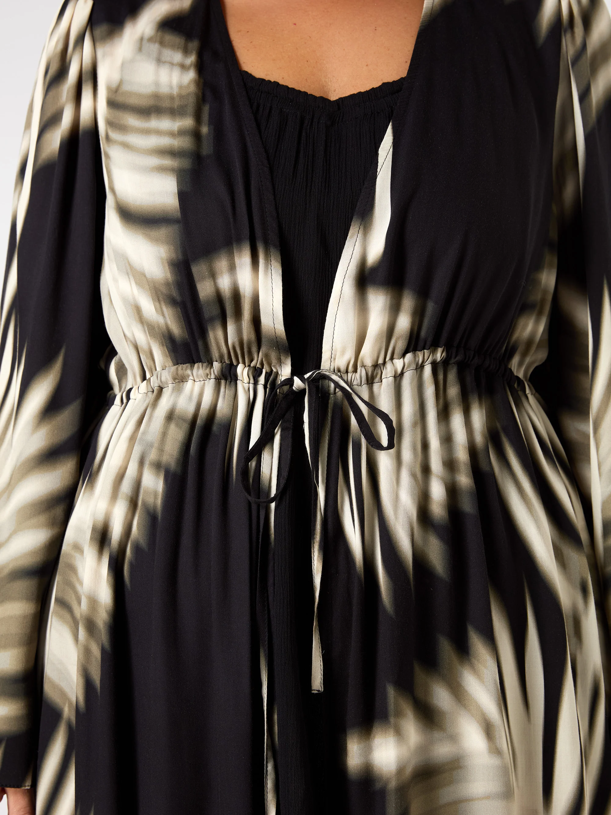 Leaf Print Longline Drawstring Kimono - Image 5