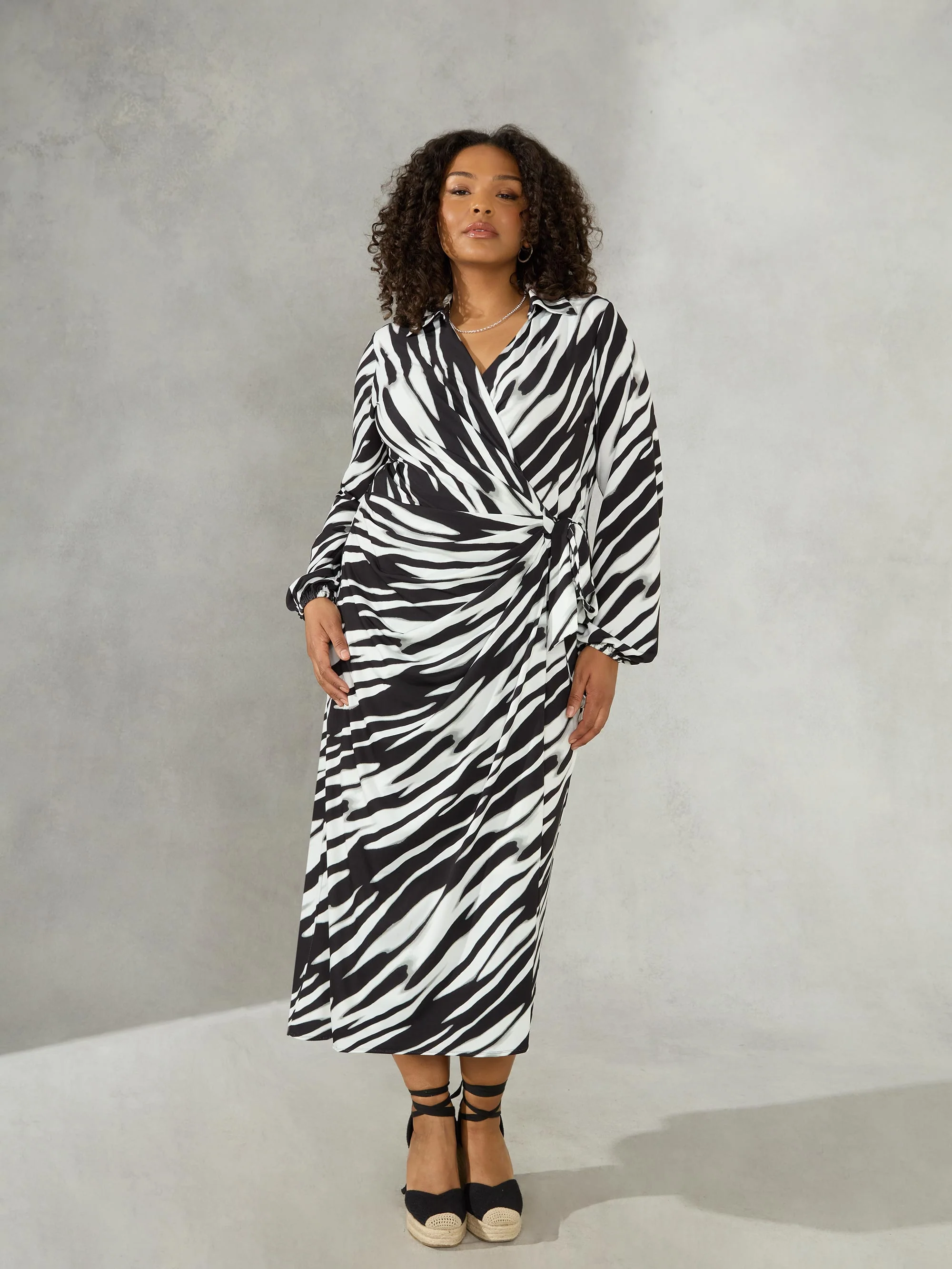 Mono Blurred Line Print Tie Side Jersey Shirt Dress - Image 2
