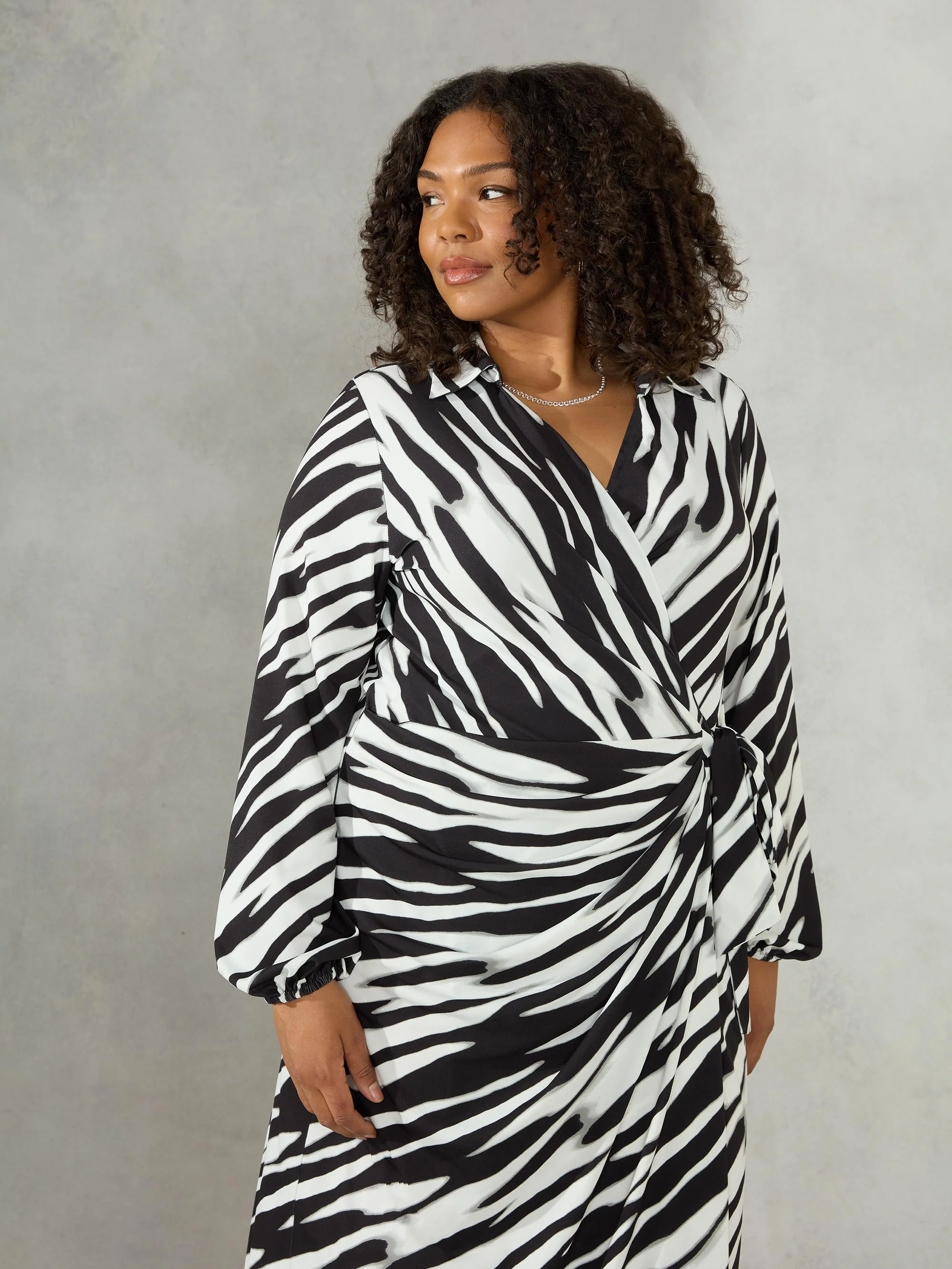 Mono Blurred Line Print Tie Side Jersey Shirt Dress - Image 4