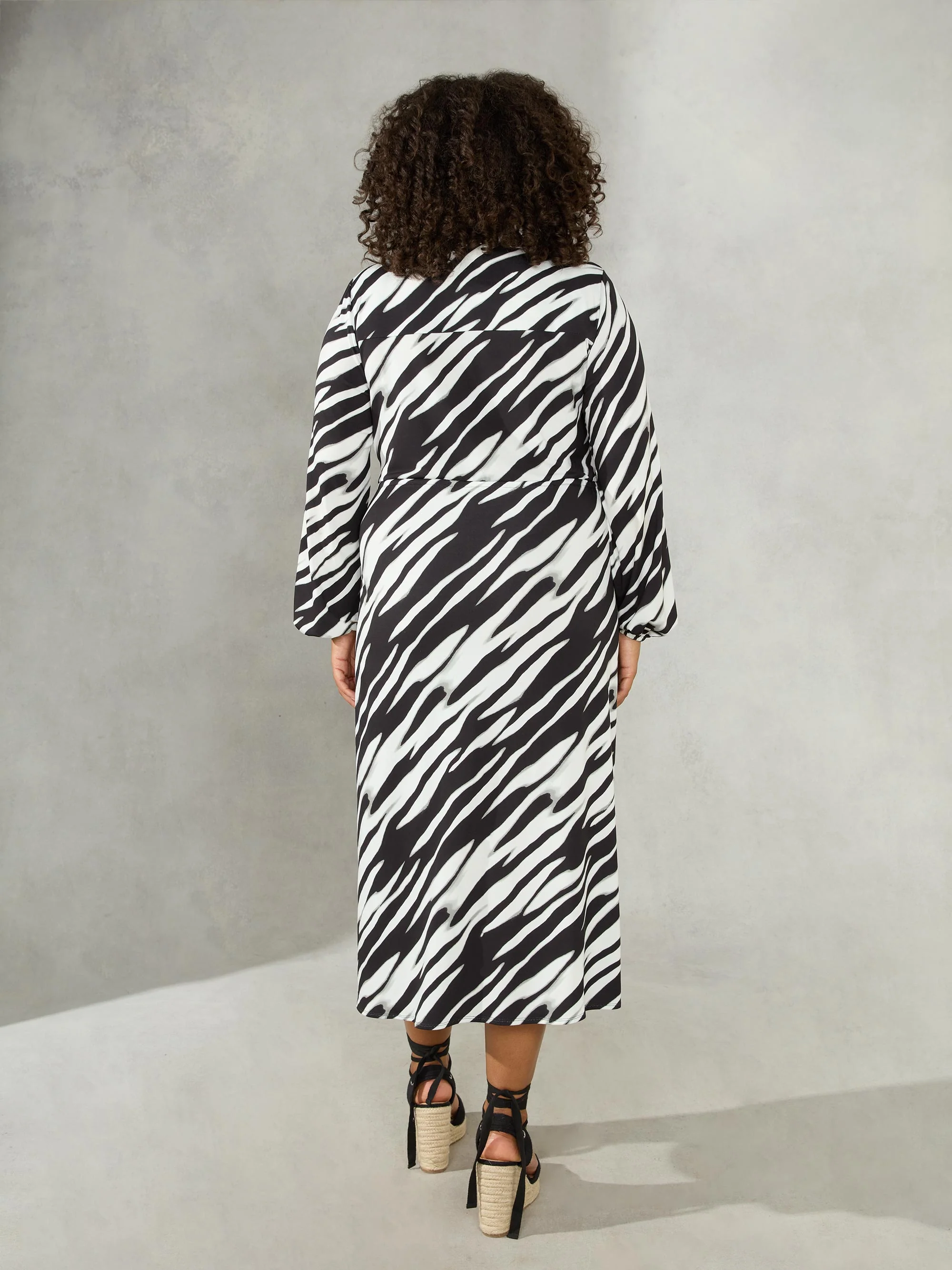 Mono Blurred Line Print Tie Side Jersey Shirt Dress - Image 5