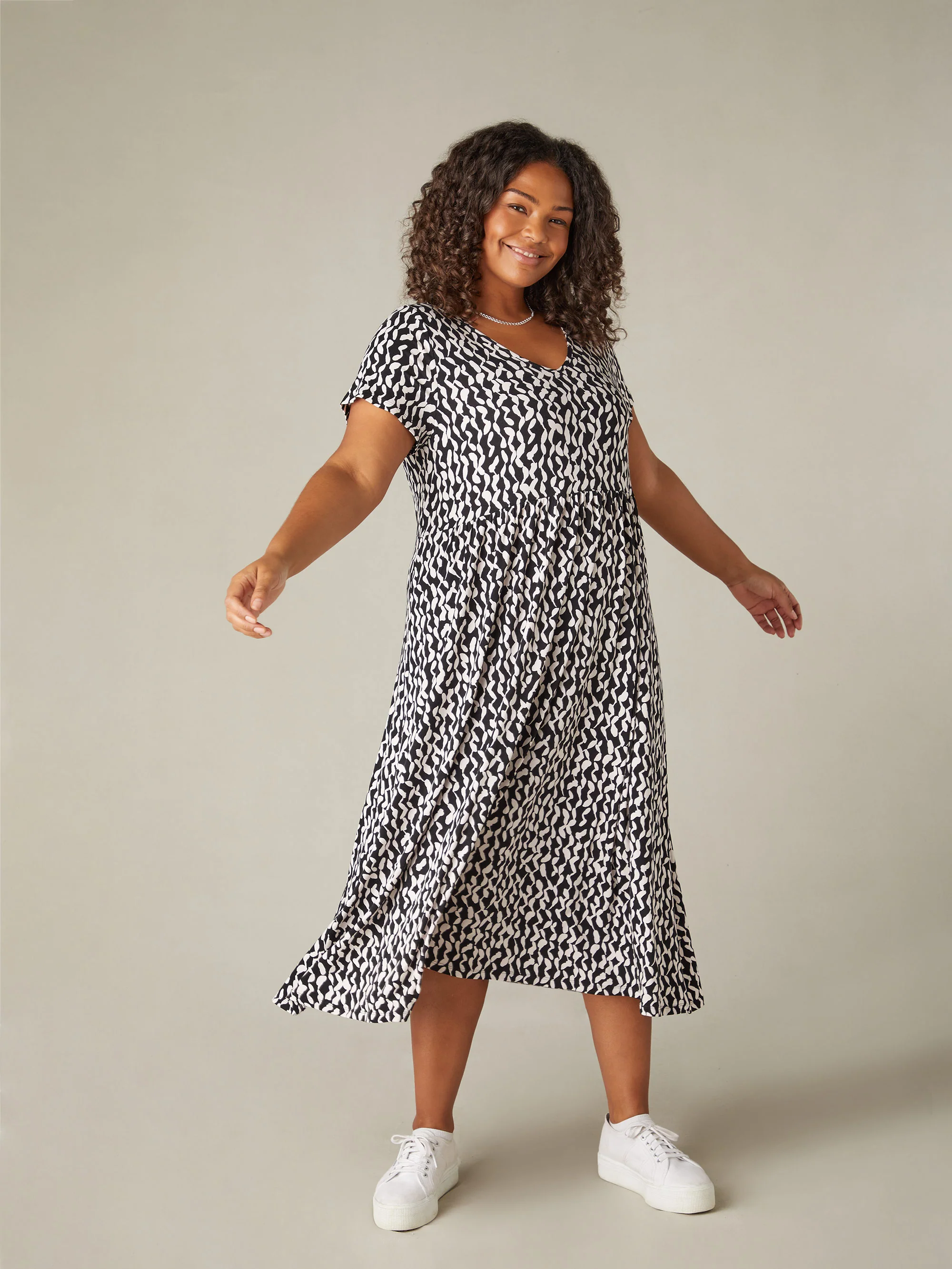 Mono Curl Print Jersey Short Sleeve Midi Dress - Image 2