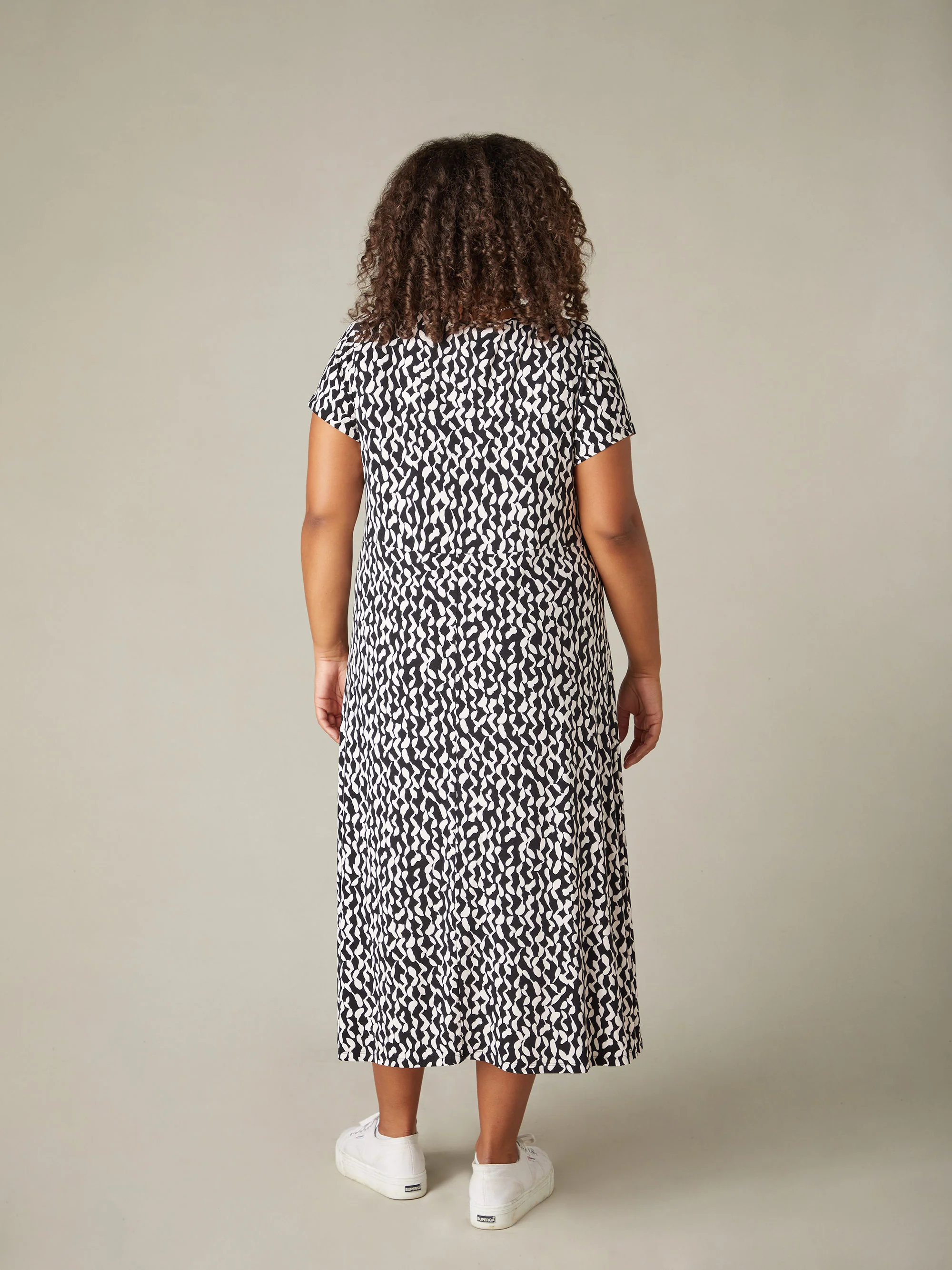 Mono Curl Print Jersey Short Sleeve Midi Dress - Image 4