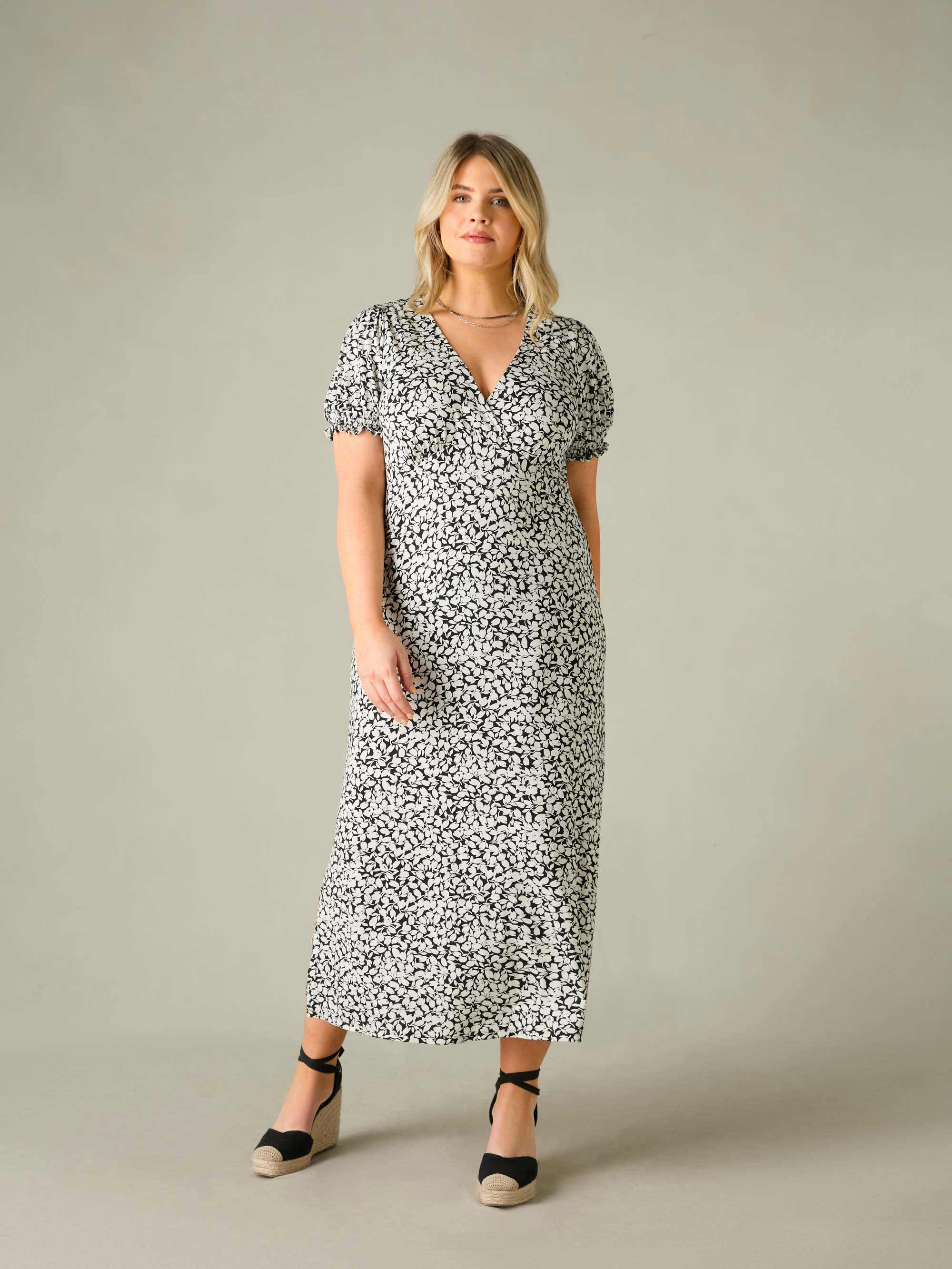Mono Floral Jersey Shirred Cuff Maxi Dress - Image 4