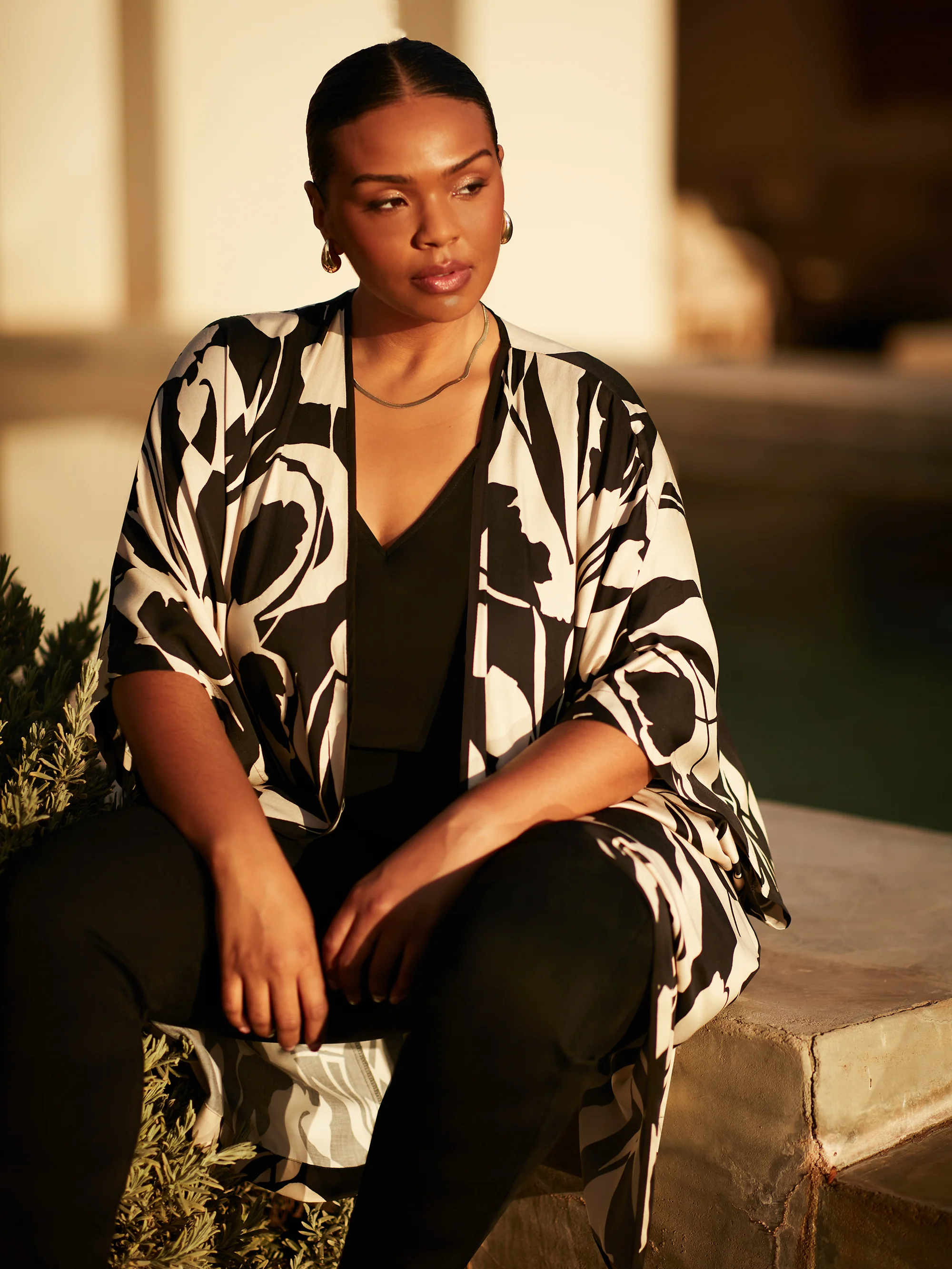 Mono Floral Print Kimono - Image 2