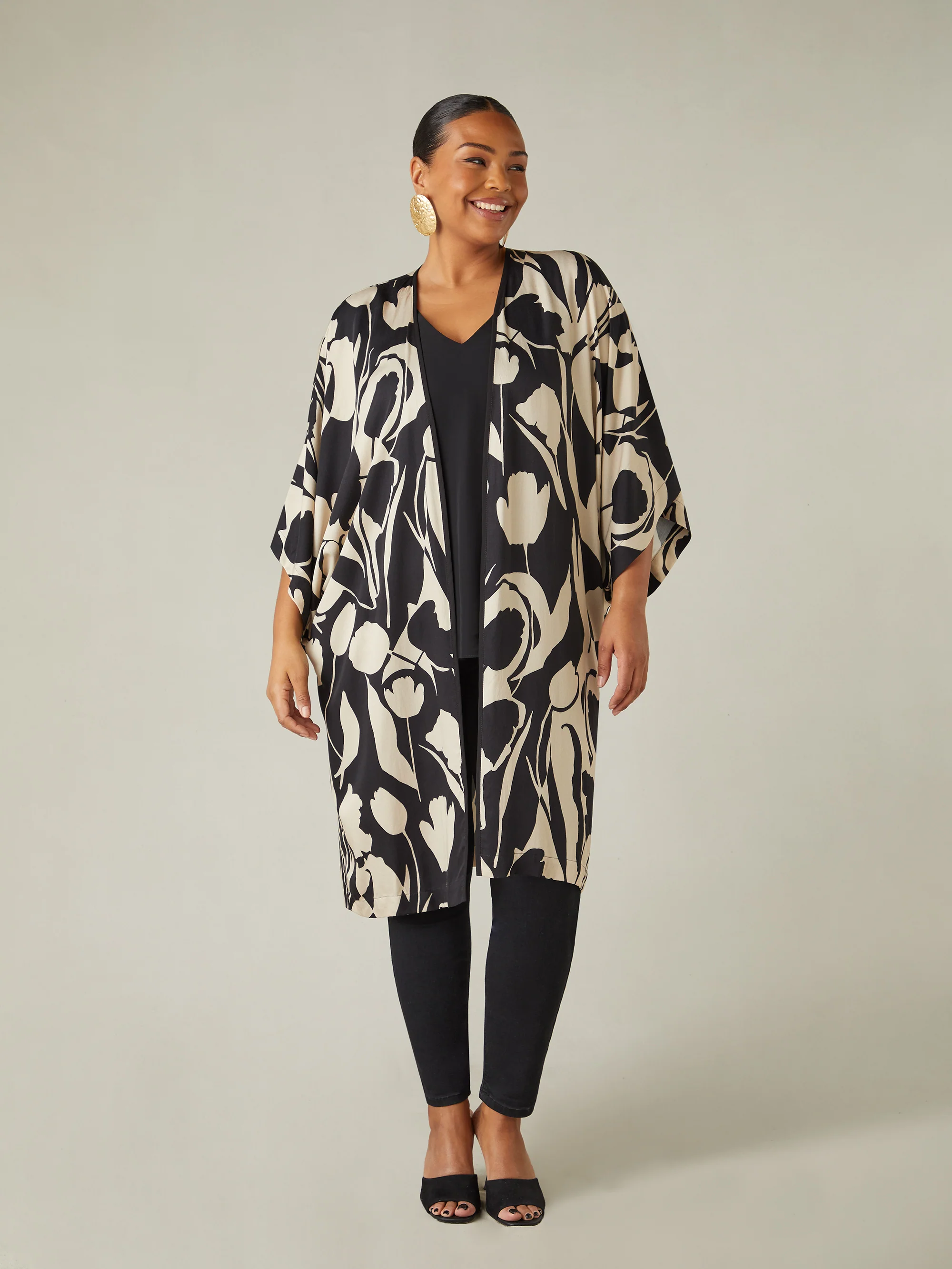 Mono Floral Print Kimono - Image 3