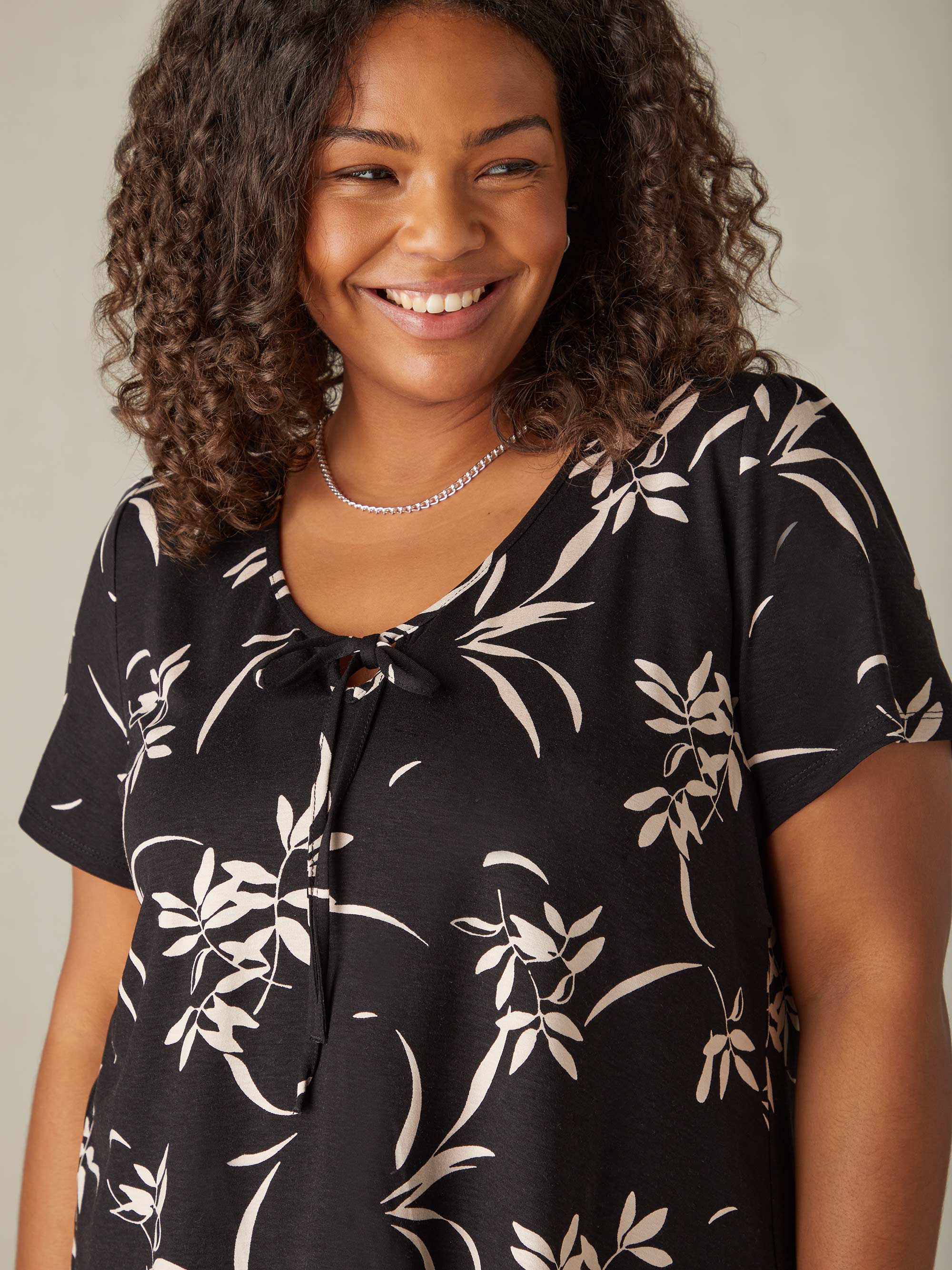 Mono Floral Print Jersey Tie Front Top - Image 3