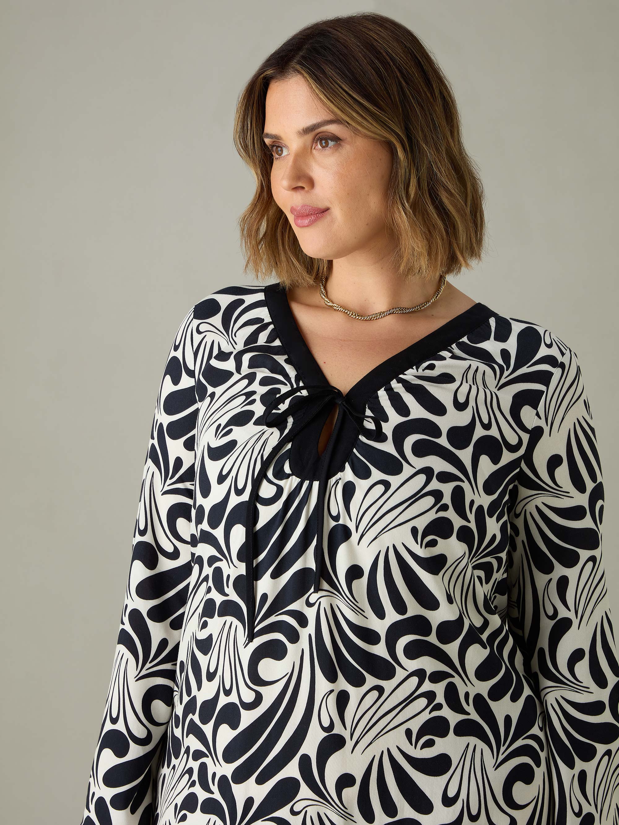 Mono Floral Print Maxi Dress - Image 4