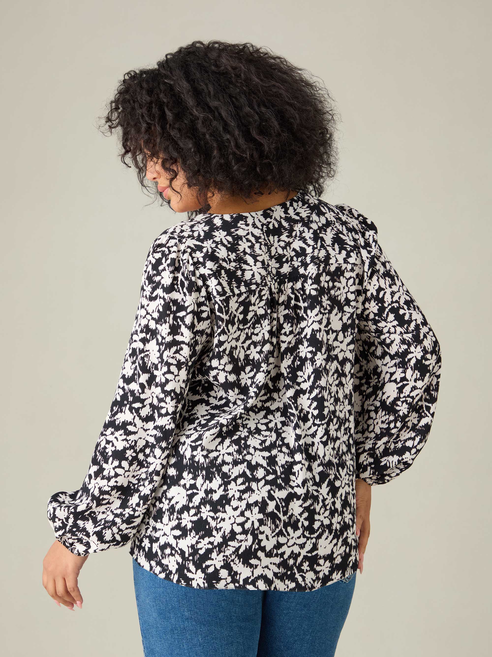Mono Floral V-Neck Button Blouse - Image 5