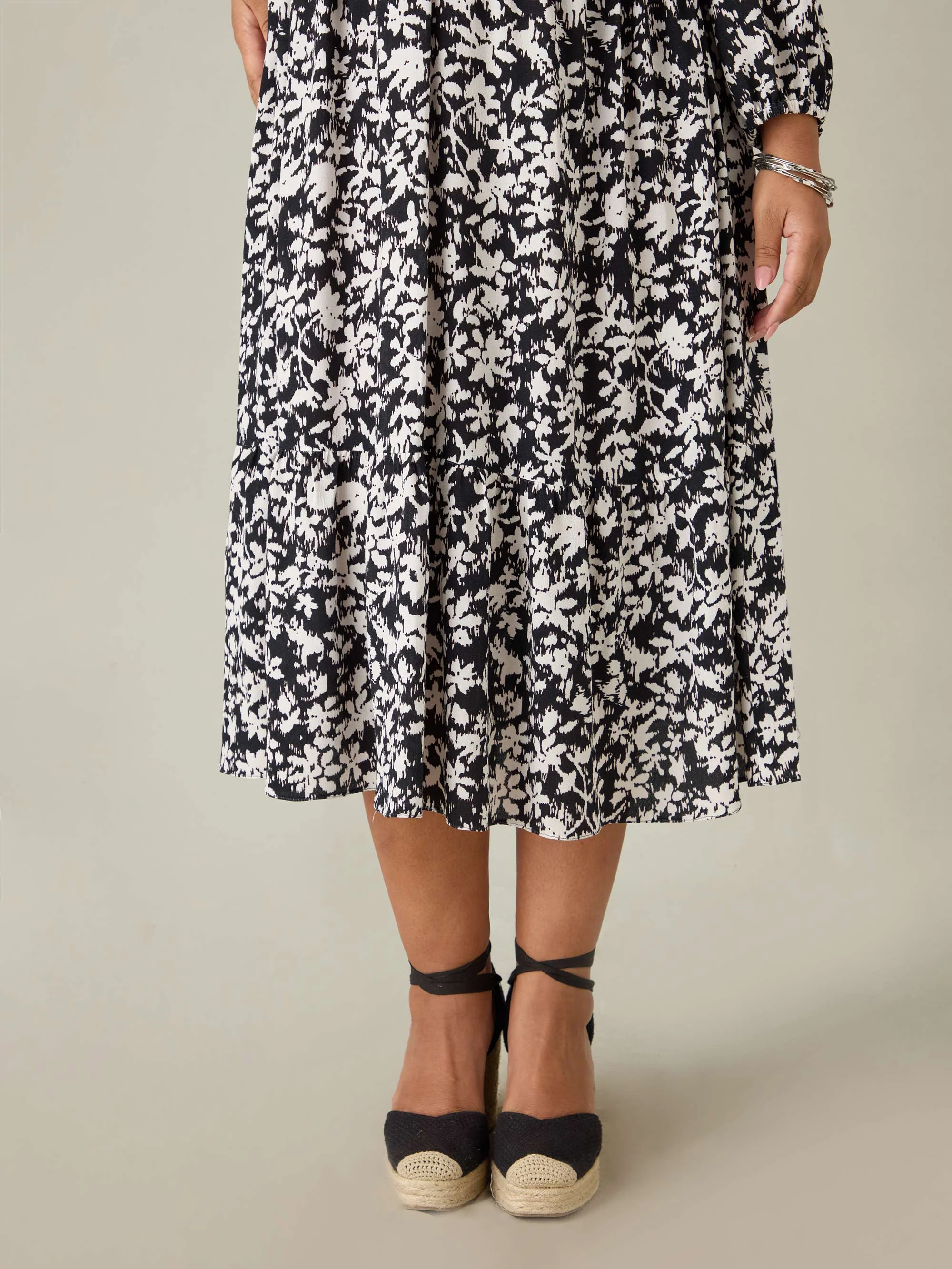 Mono Floral V-Neck Midi Dress - Image 3