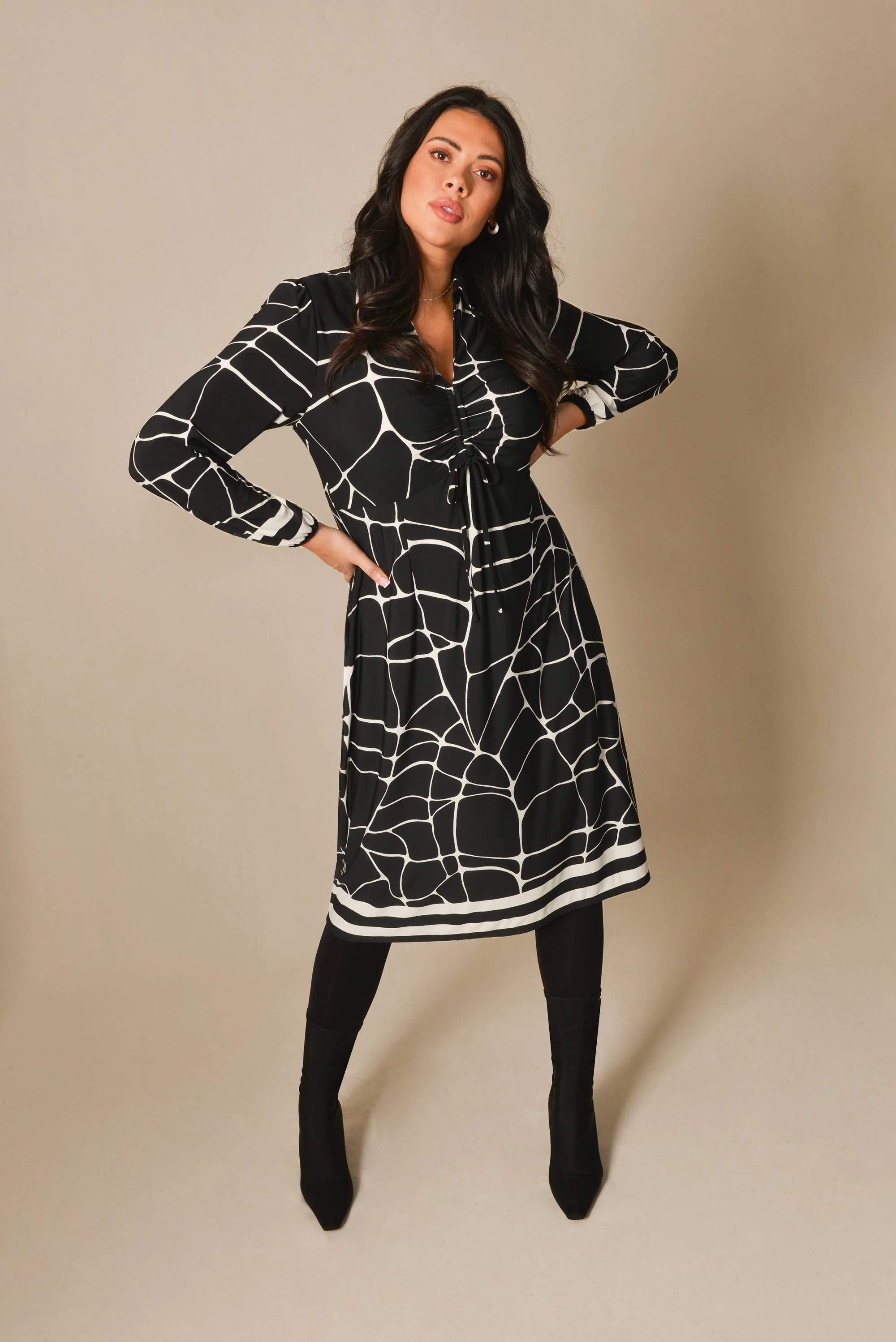 Mono Giraffe Print Ruched Jersey Midi Dress - Image 2