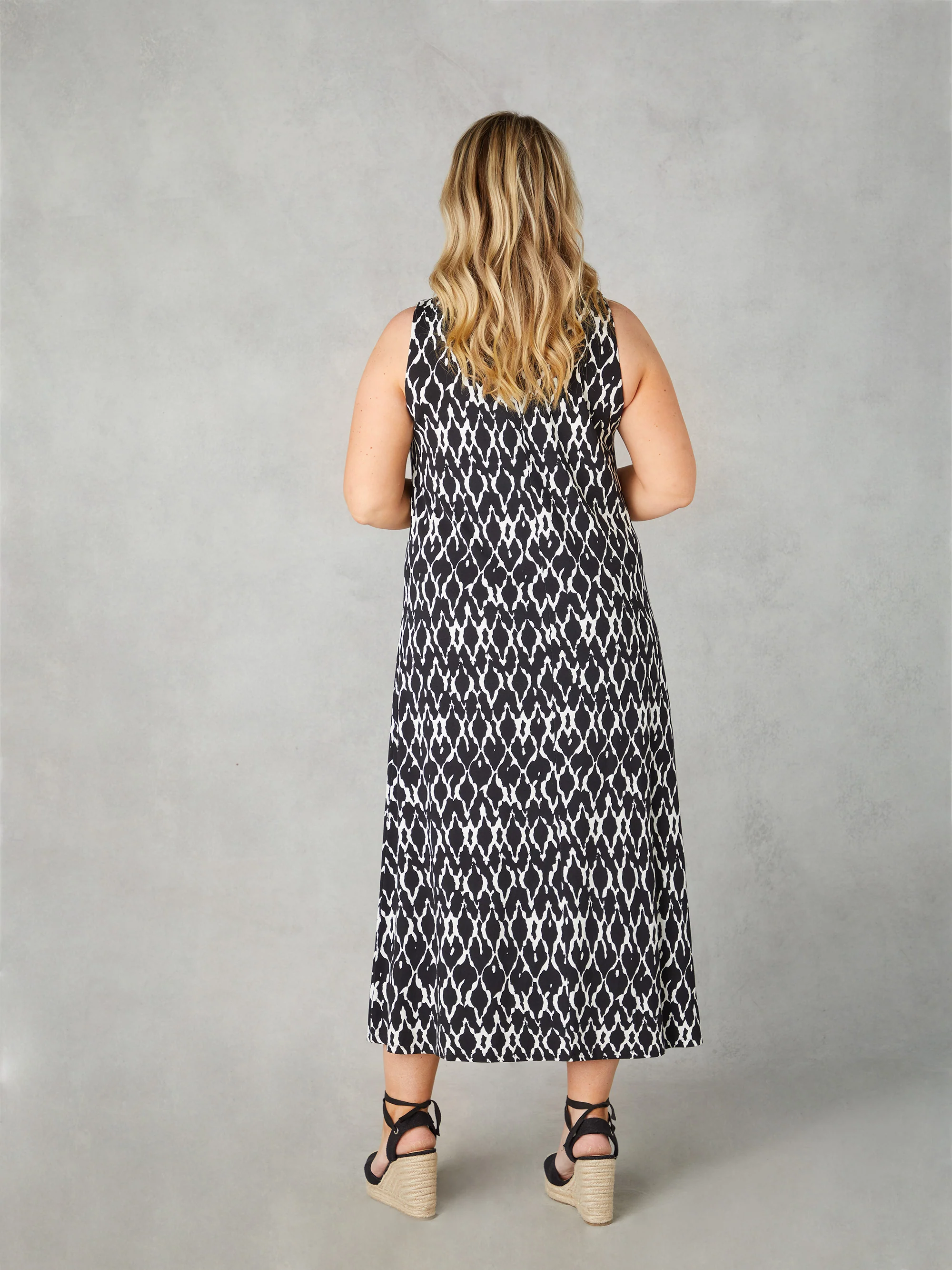 Mono Ikat Print Jersey Relaxed Midaxi Dress - Image 4