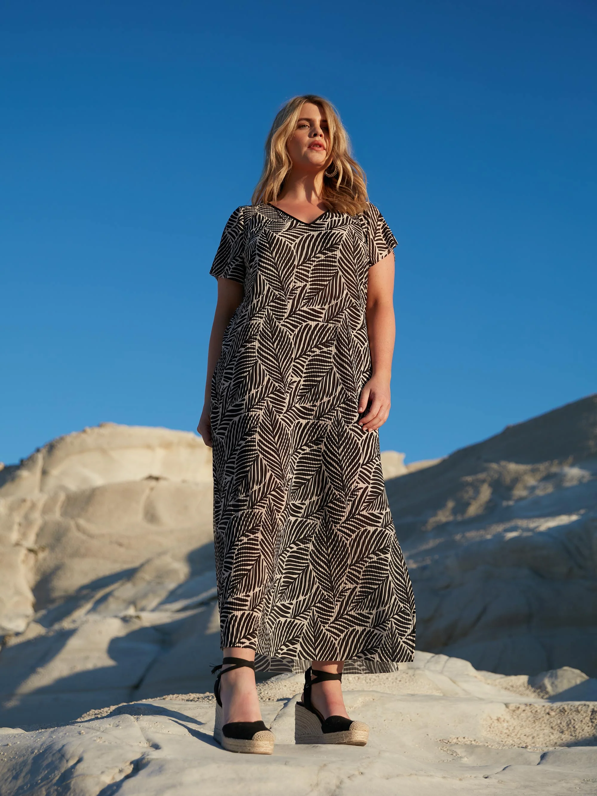 Mono Leaf Print Plisse Maxi Dress - Image 2