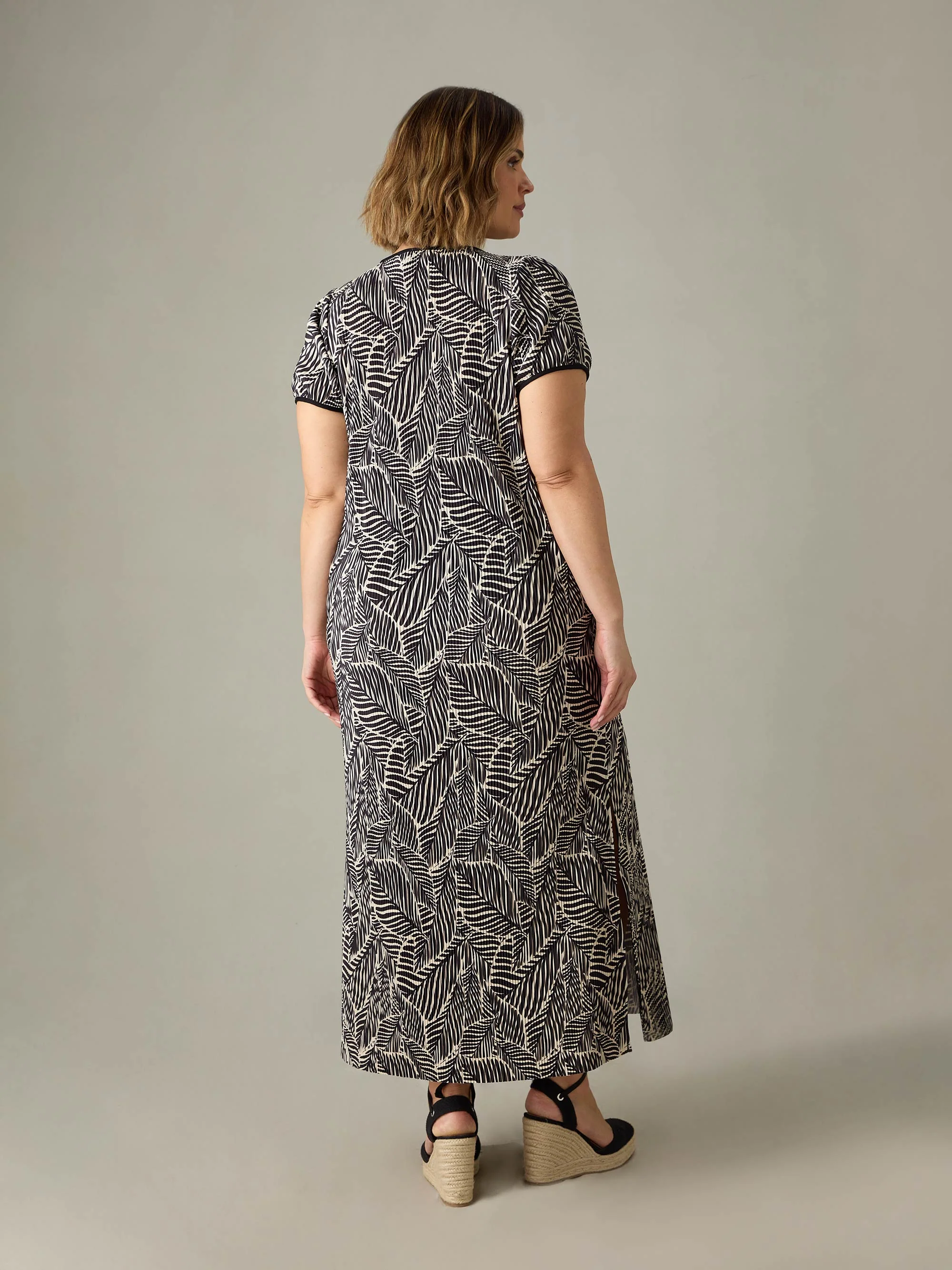 Mono Leaf Print Plisse Maxi Dress - Image 6