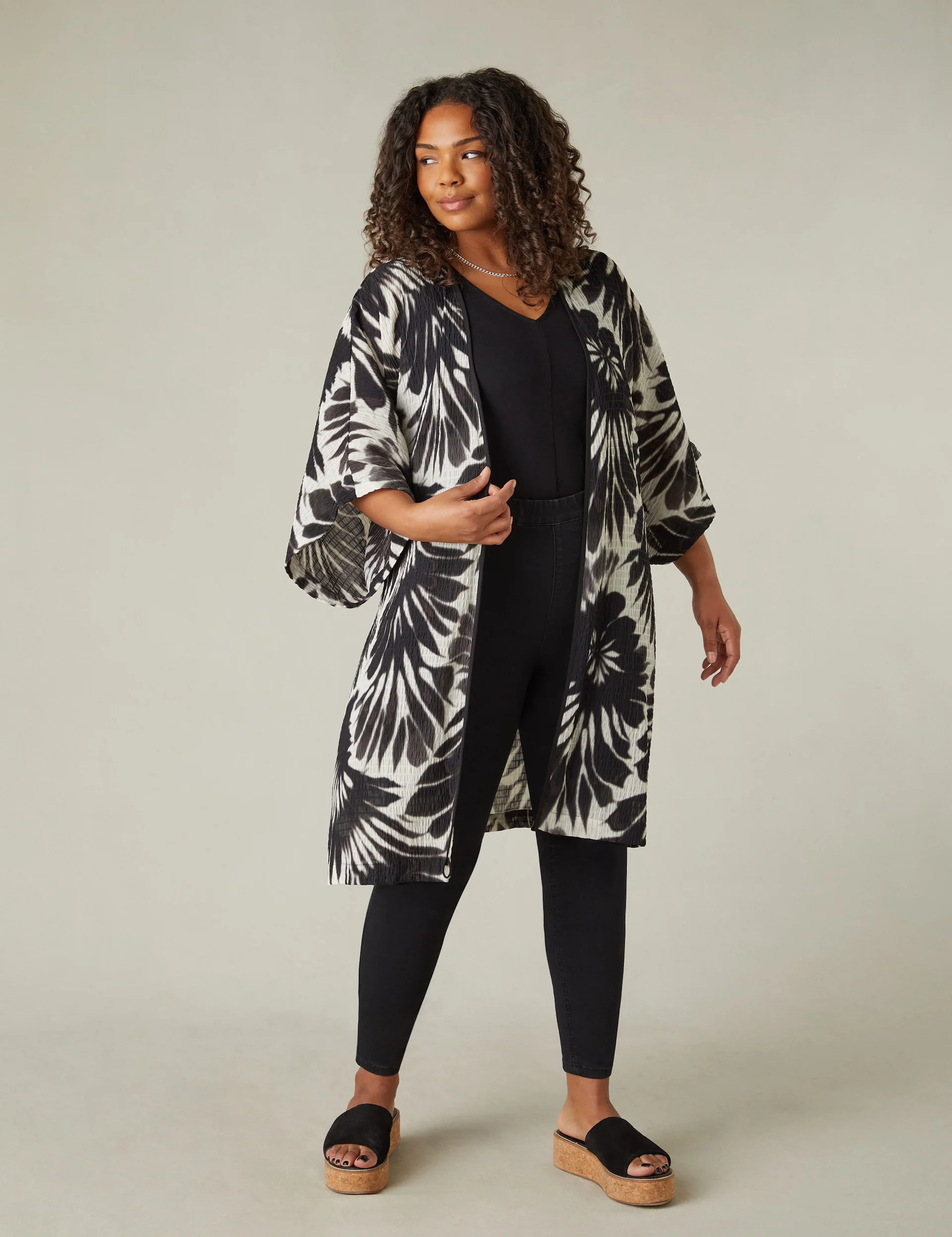 Mono Leaf Print Textured Kimono - Image 3