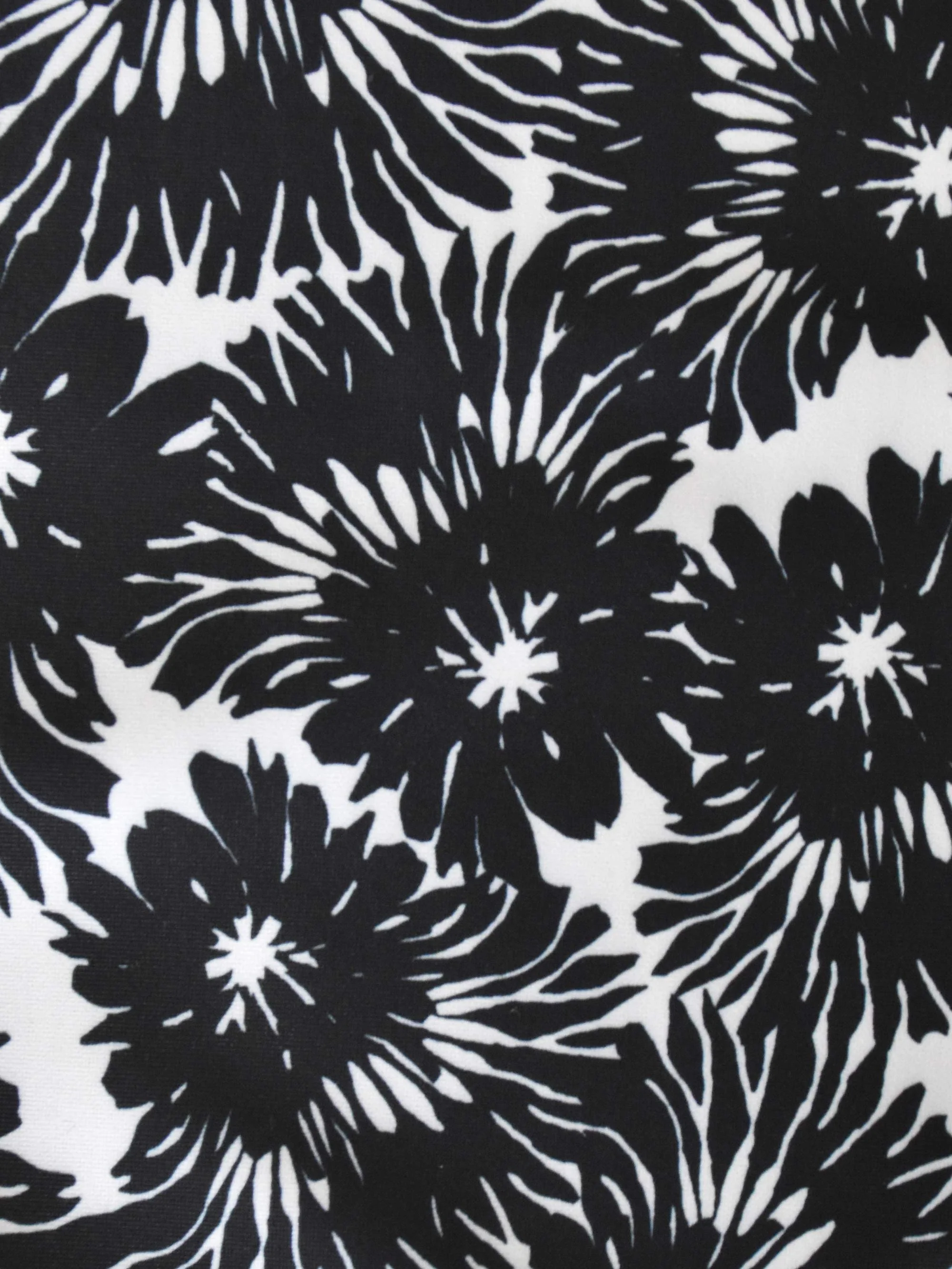 Mono Leaf Print Twist Front Swimsuit - Image 5