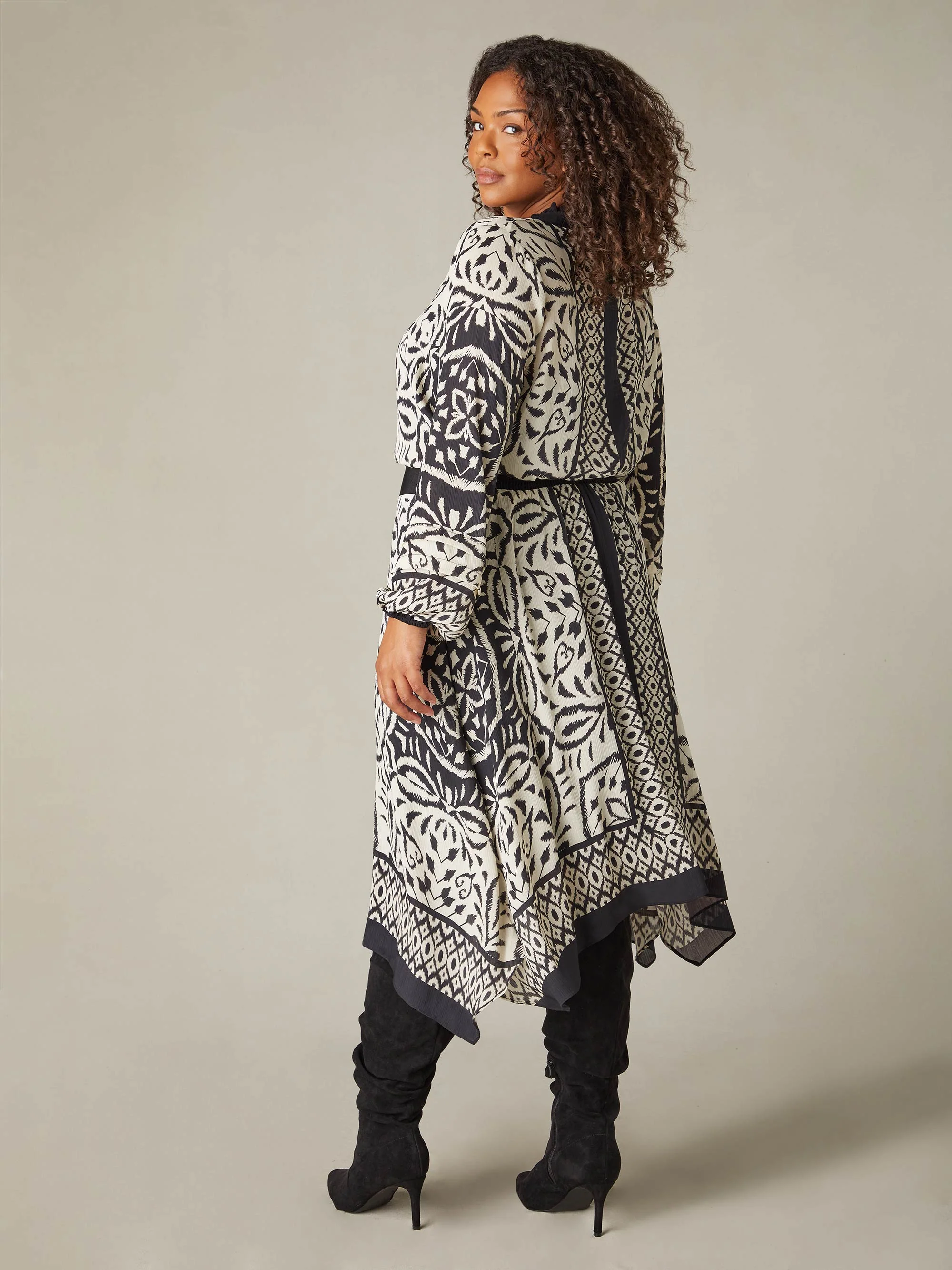 Mono Placement Print Pleat Sleeve Blouse - Image 10