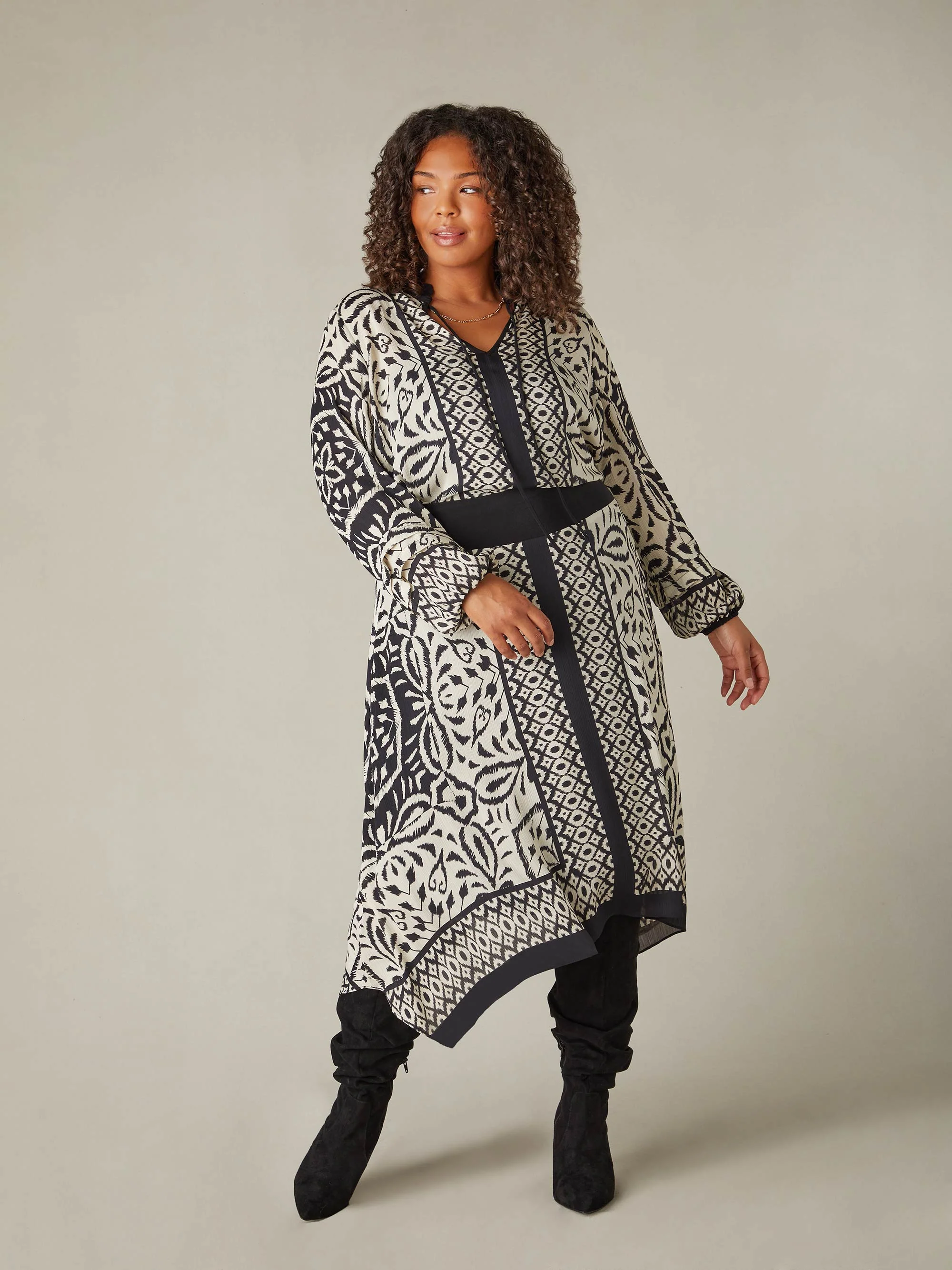 Mono Placement Print Pleat Sleeve Blouse - Image 8