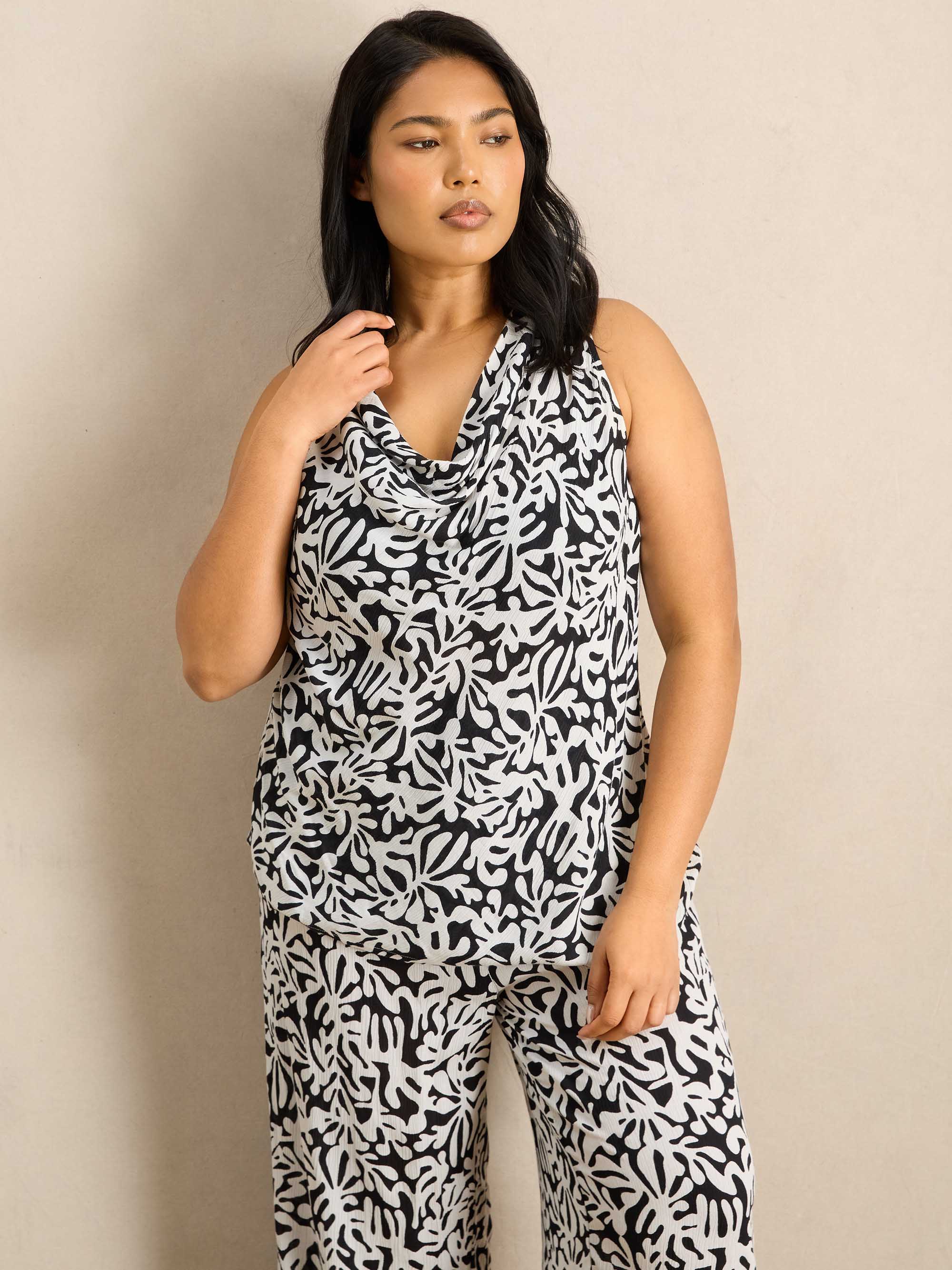 Mono Print Crinkle Drawstring Trouser - Image 4