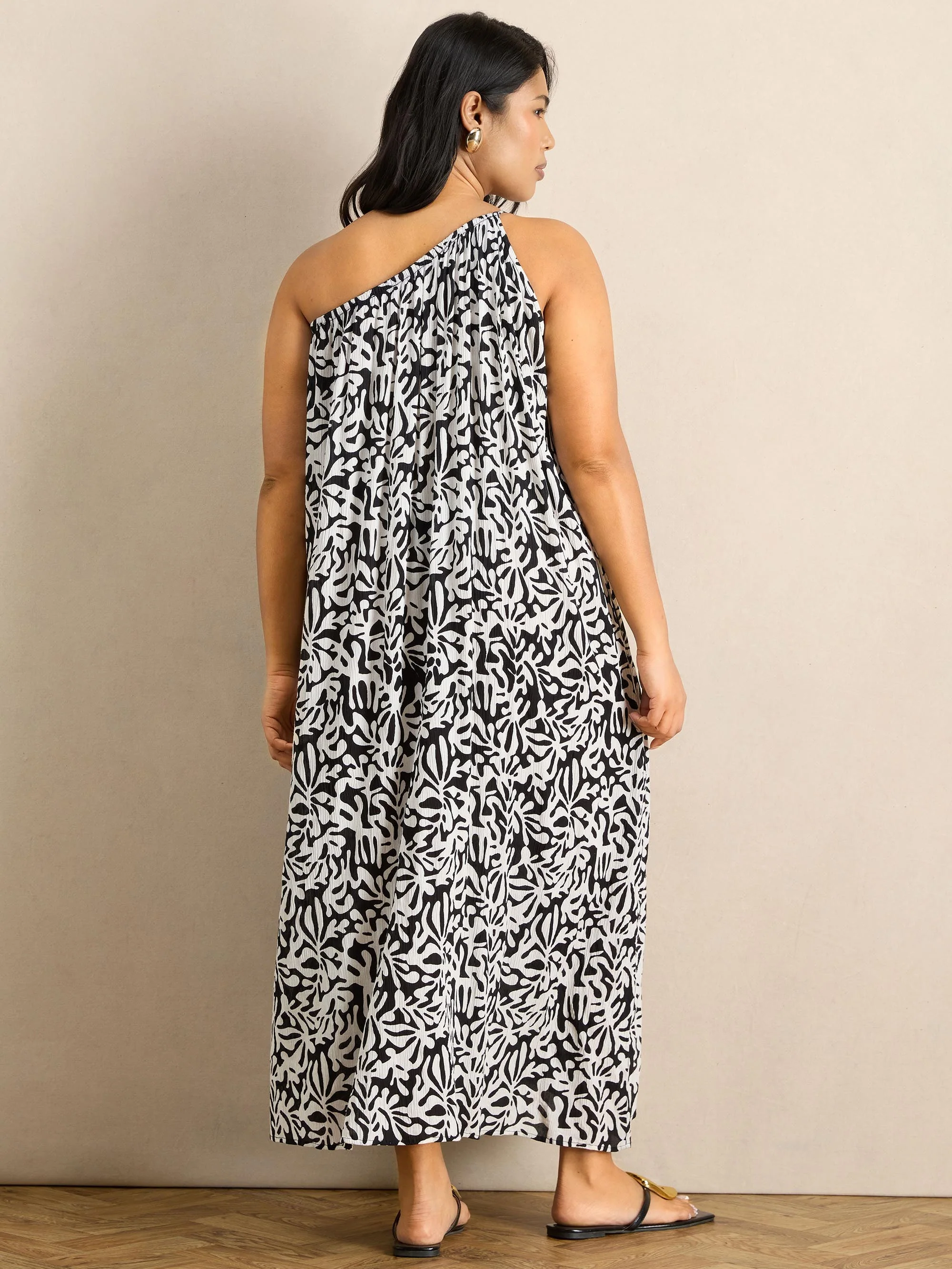 Mono Print One Shoulder Crinkle Maxi Dress - Image 4