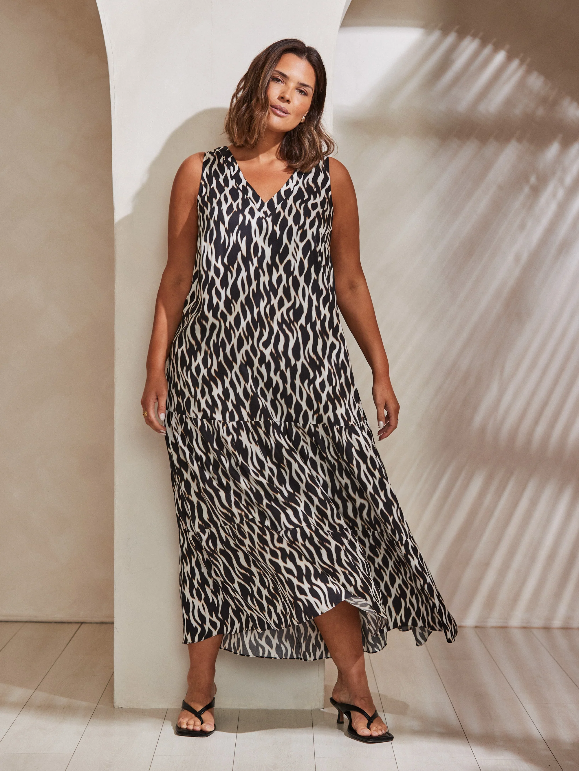 Mono Print V Neck Maxi Dress - Image 2