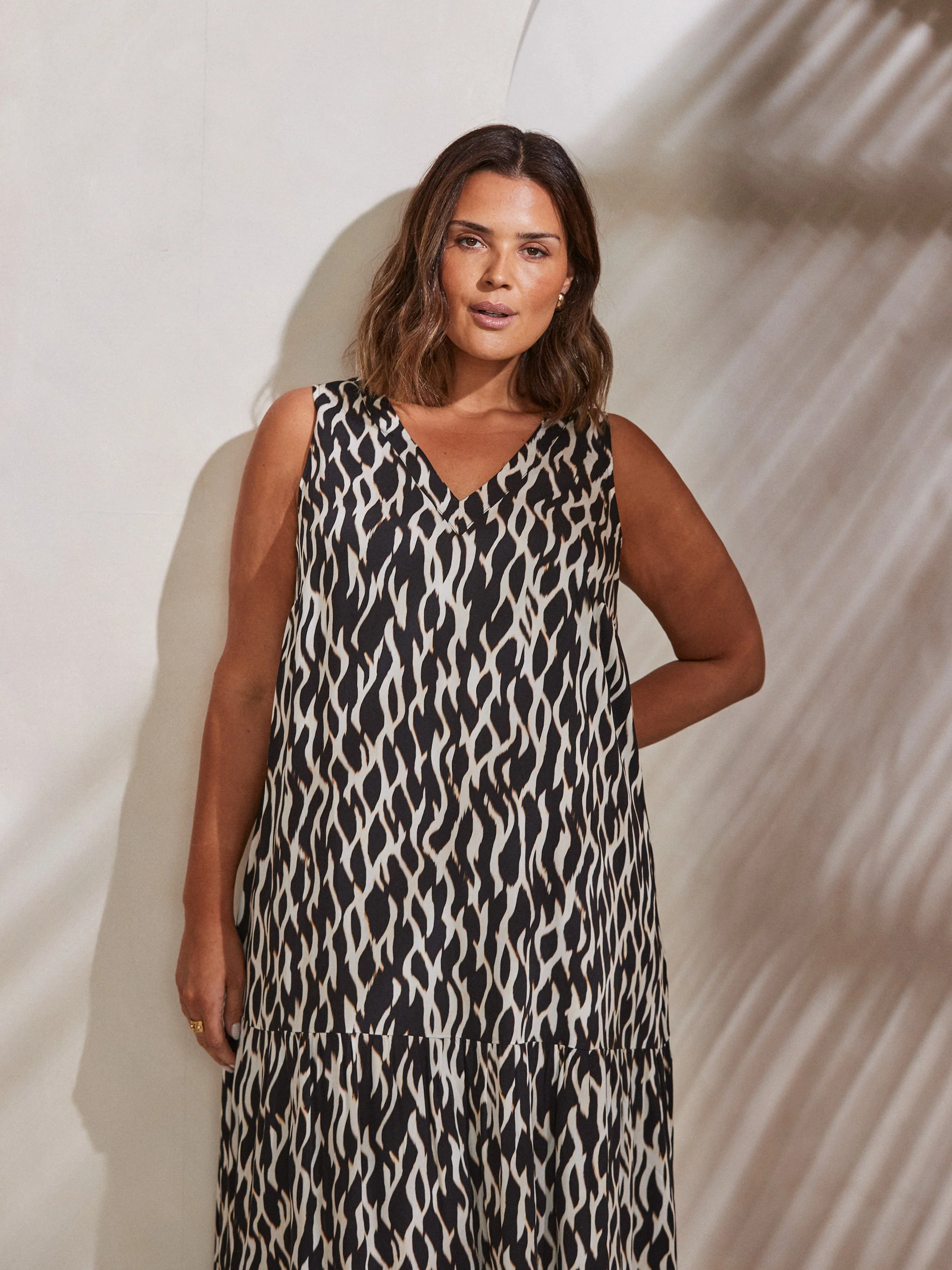 Mono Print V Neck Maxi Dress - Image 3
