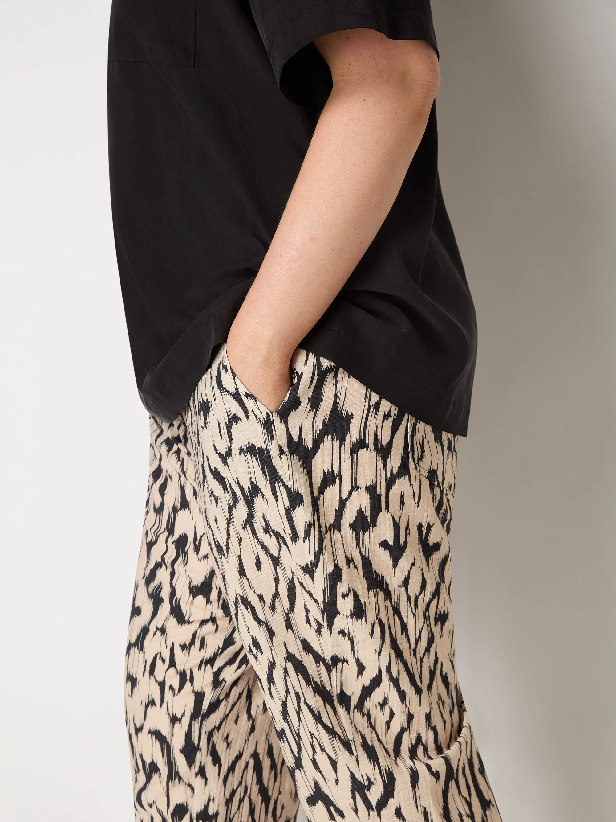 Mono Printed Tapered Trouser - Image 5