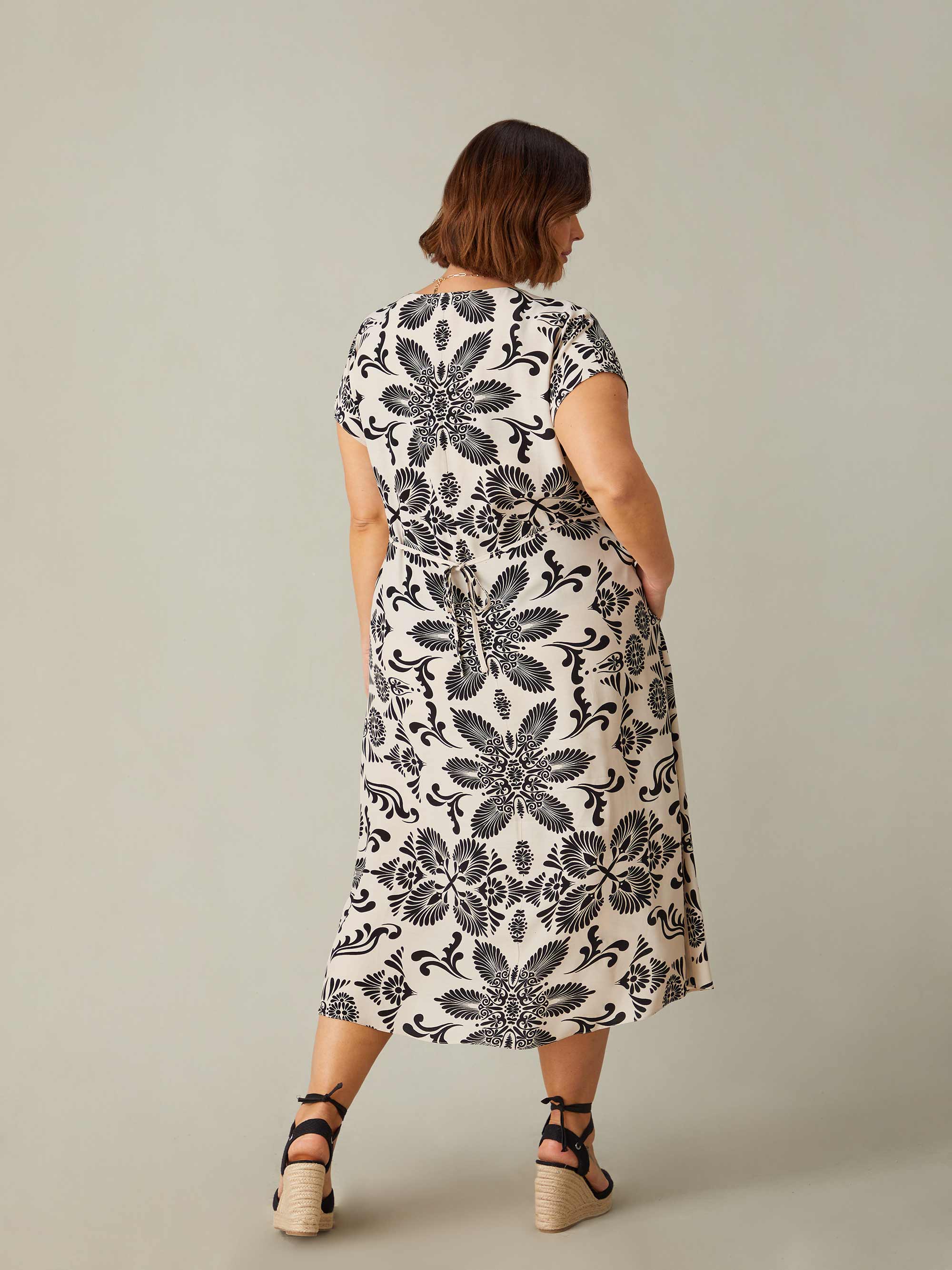 Mono Scarf Print Midaxi Dress - Image 4