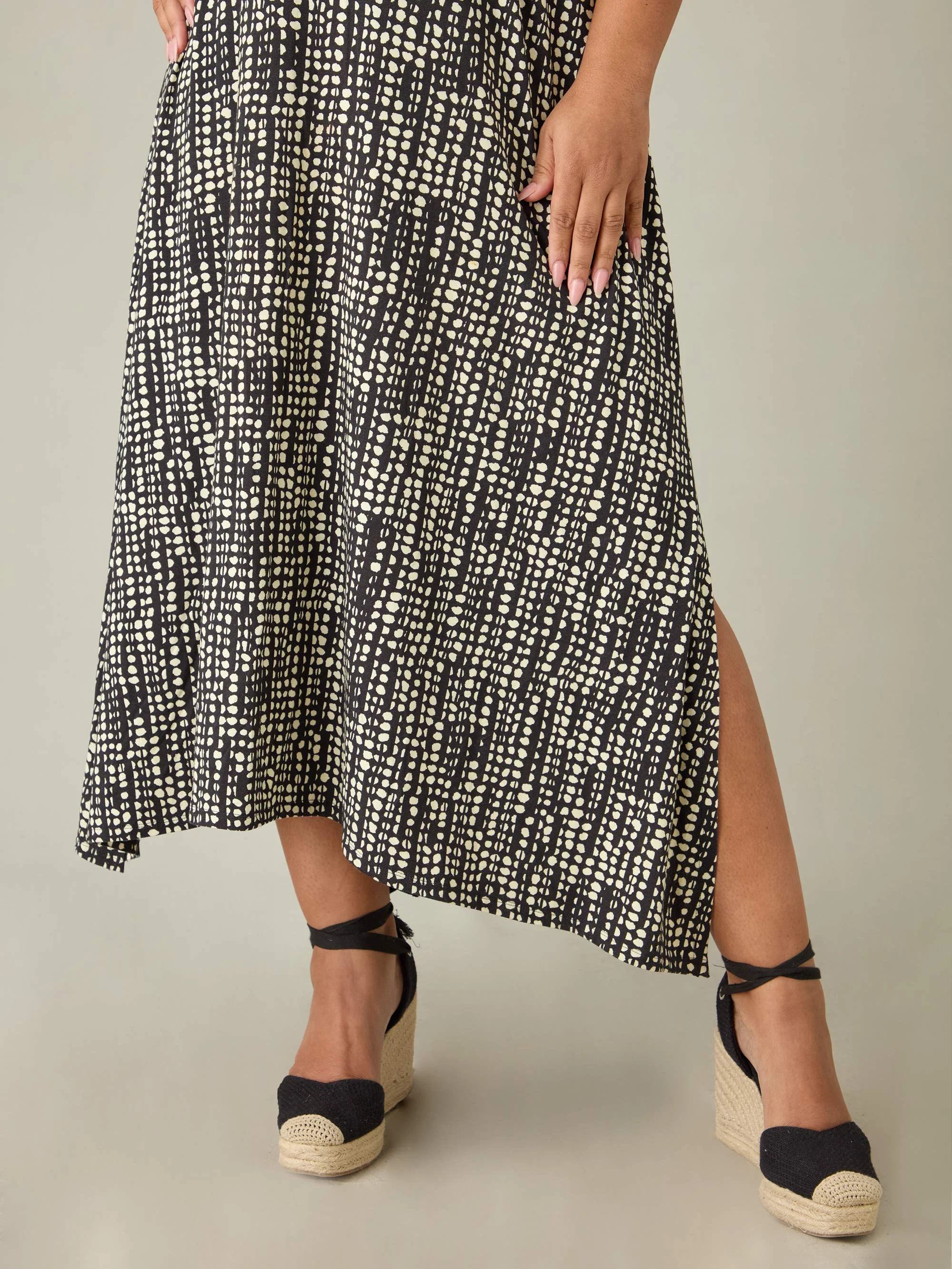 Mono Spot Print Jersey V-Neck Midaxi Dress - Image 4