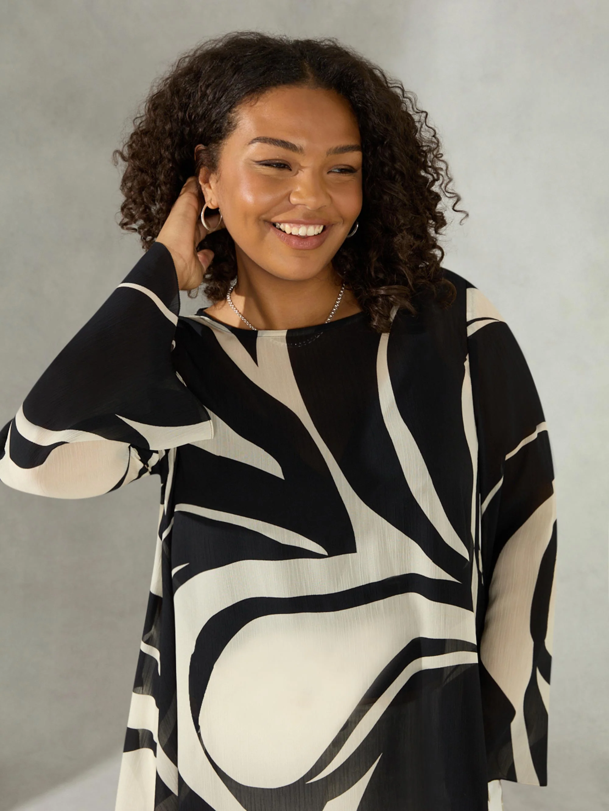 Mono Swirl Print High Low Chiffon Blouse - Image 4