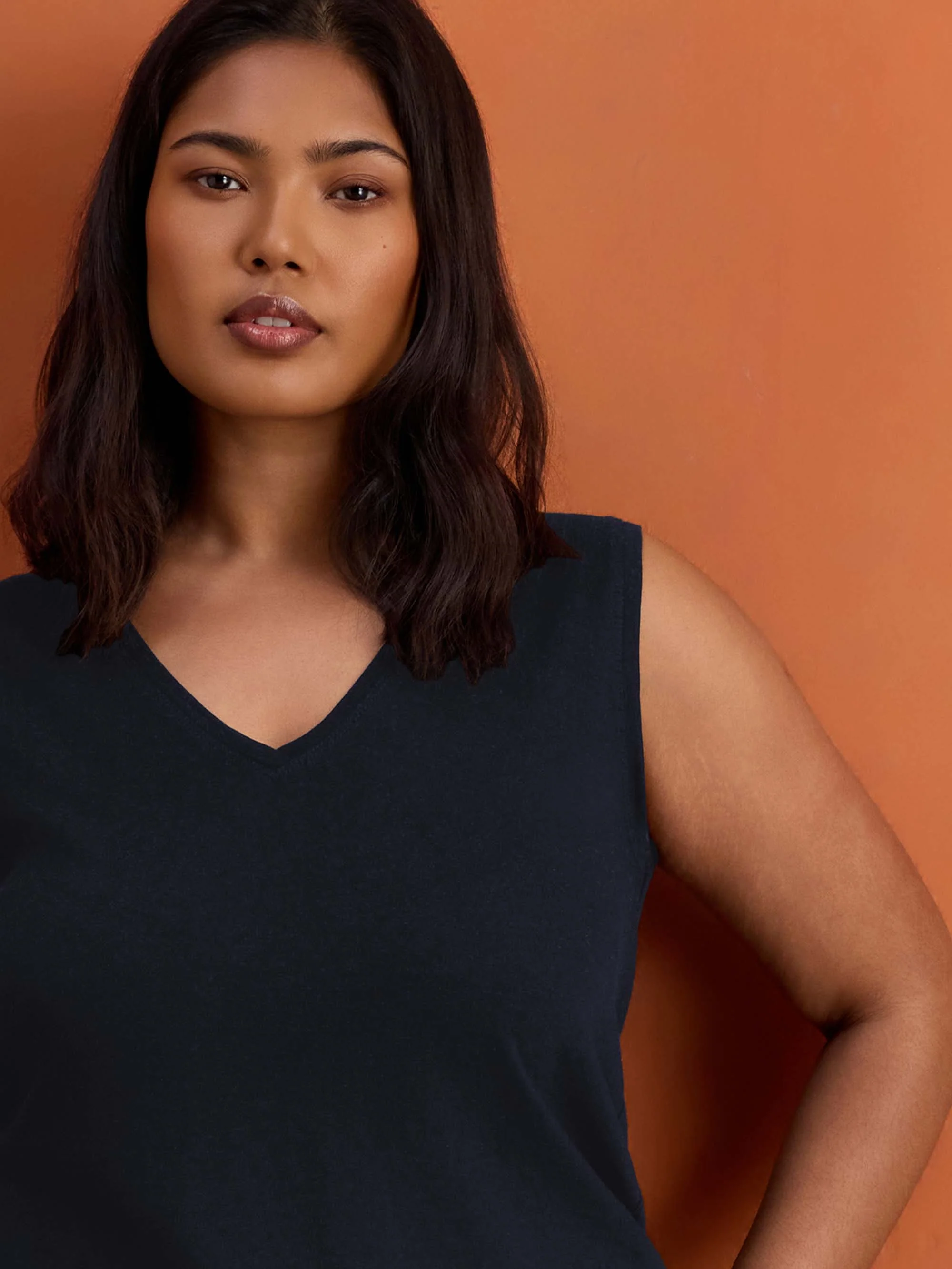 Navy Cotton Slub V Neck Vest With Curved Hem - Image 2