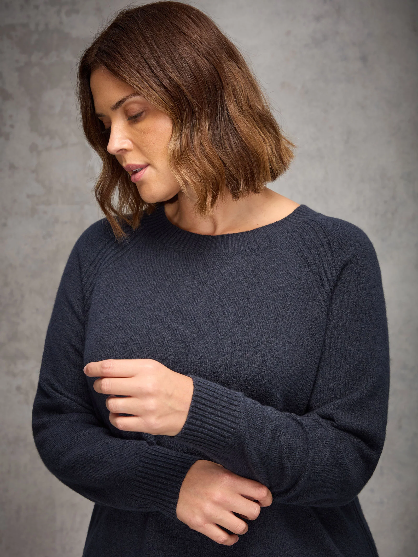 Navy Wool-Blend Longline Crew Neck Knit Jumper - Image 5
