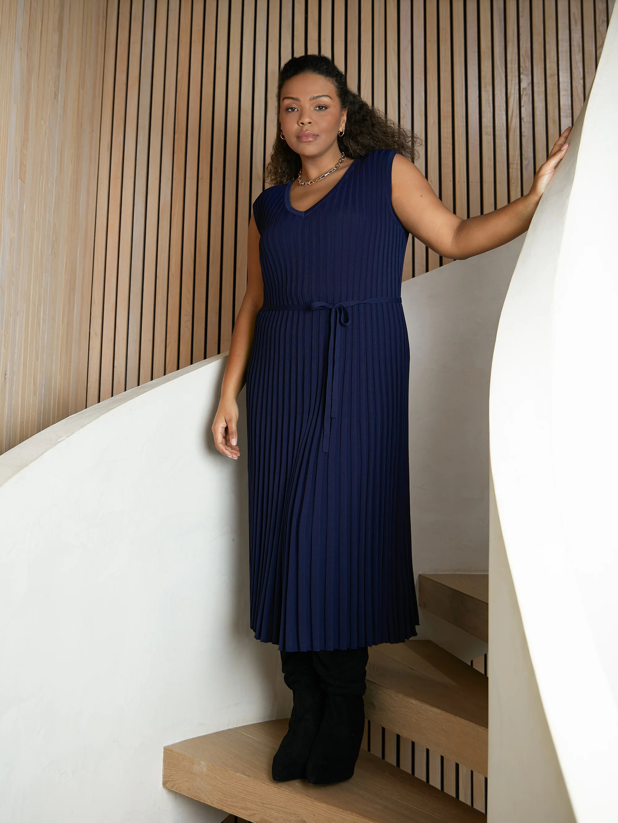 Navy Knitted Rib Dress - Image 5