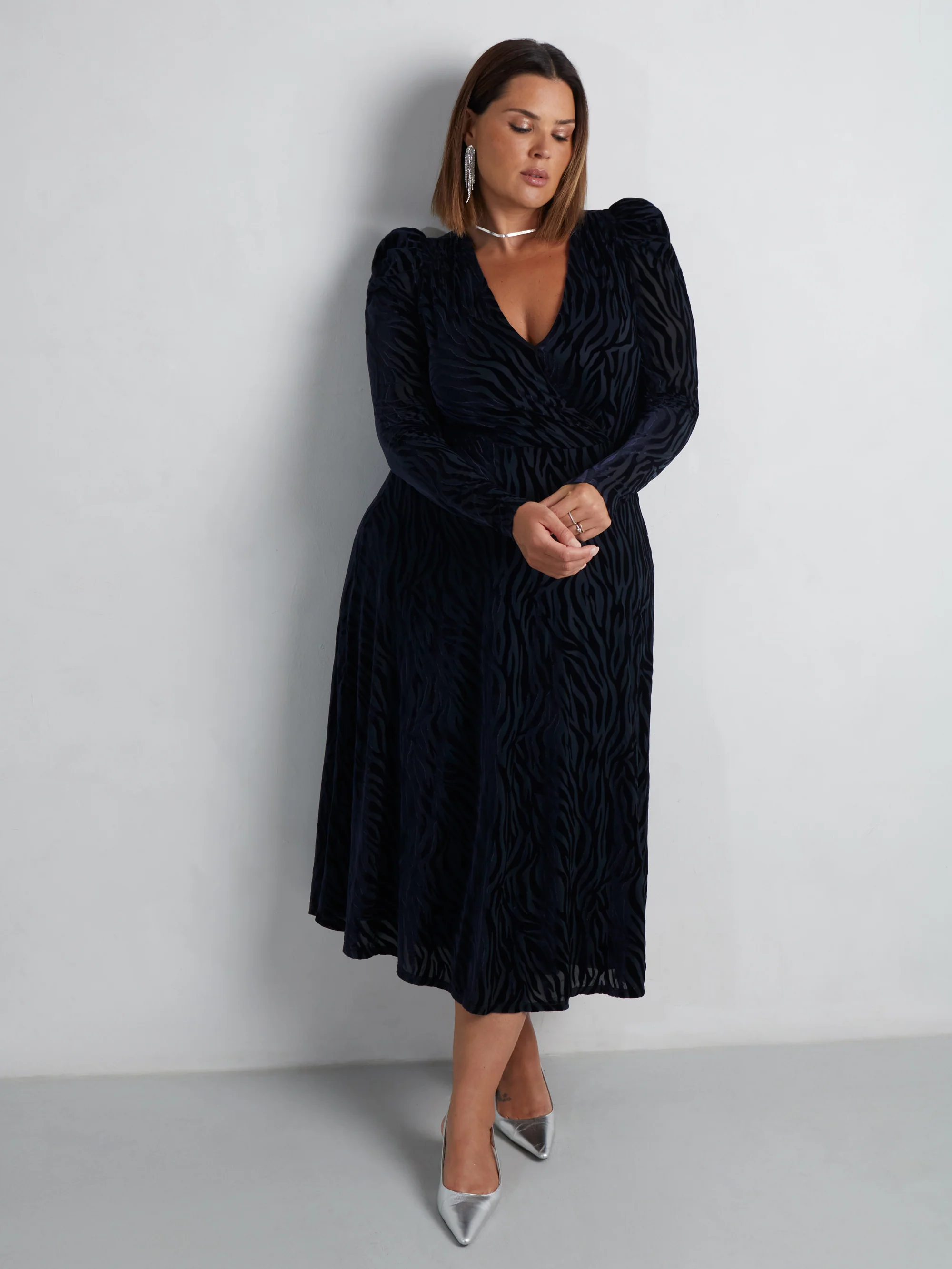 Navy Zebra Burnout Puff Sleeve Dress - Image 4