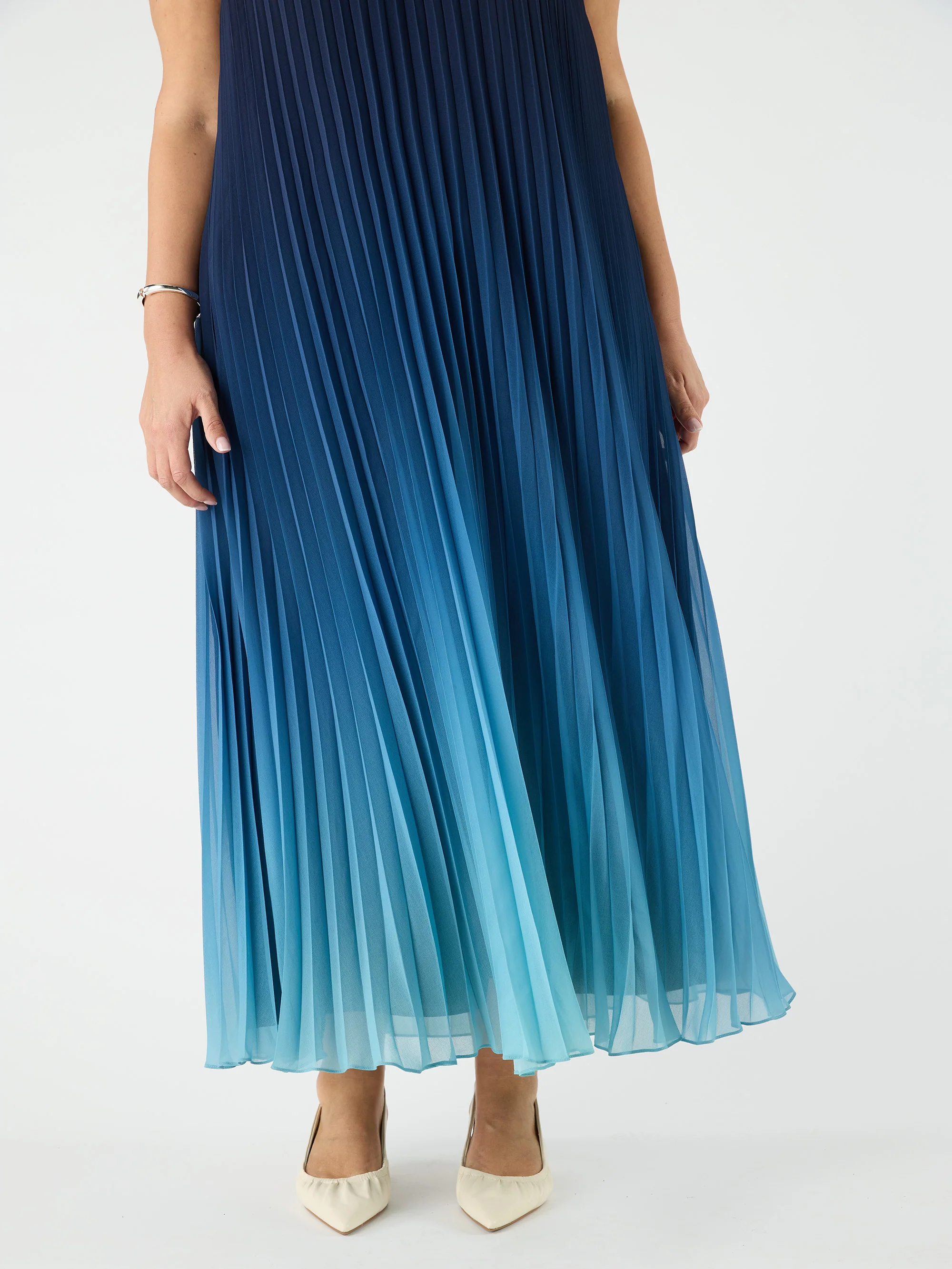 Ombre Pleated V Neck Dress - Image 3