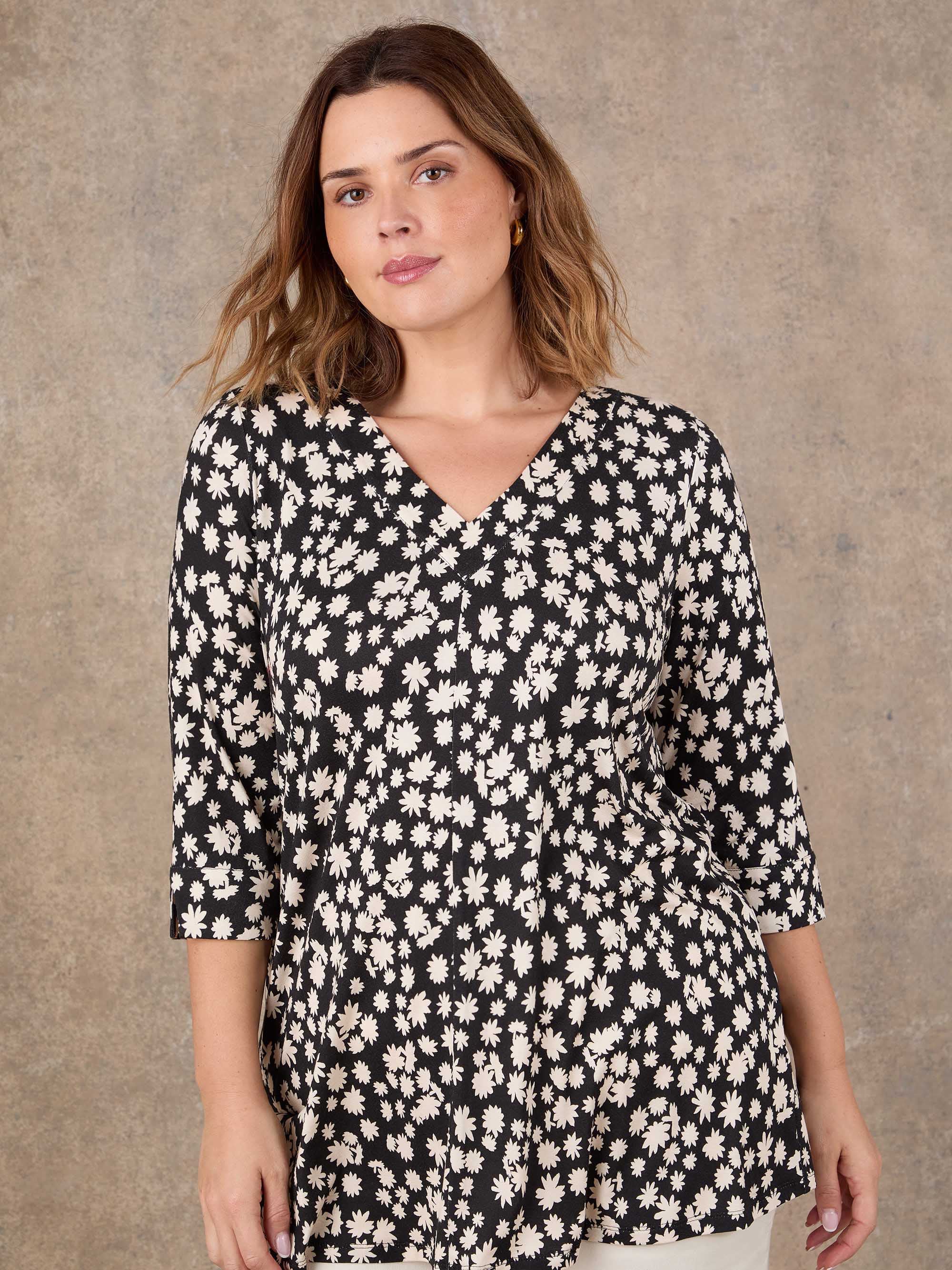 Petite Petite Black Ditsy Print Split Sleeve Tunic - Image 3