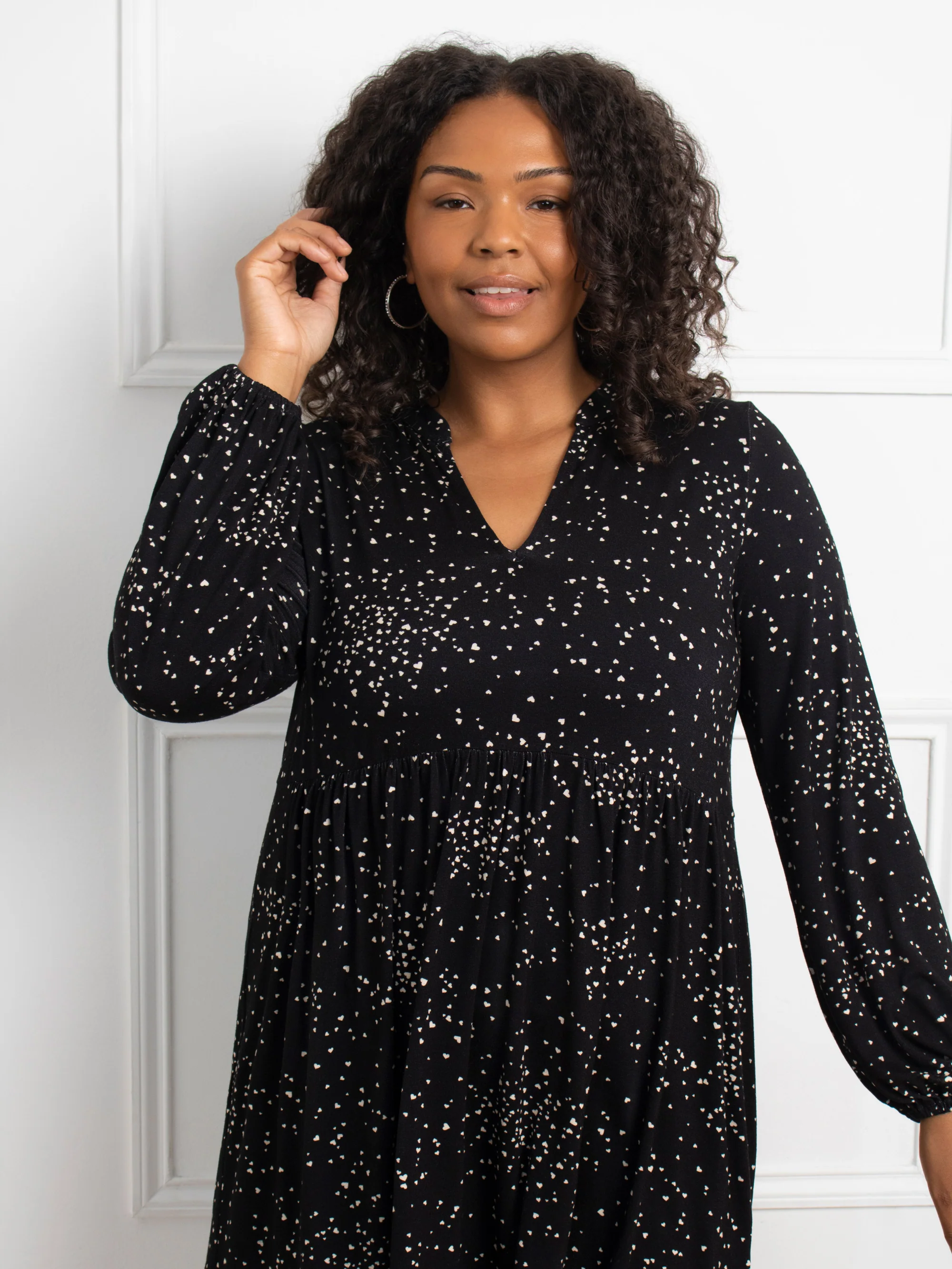Petite Black Heart Print Gathered V-Neck Tunic - Image 2