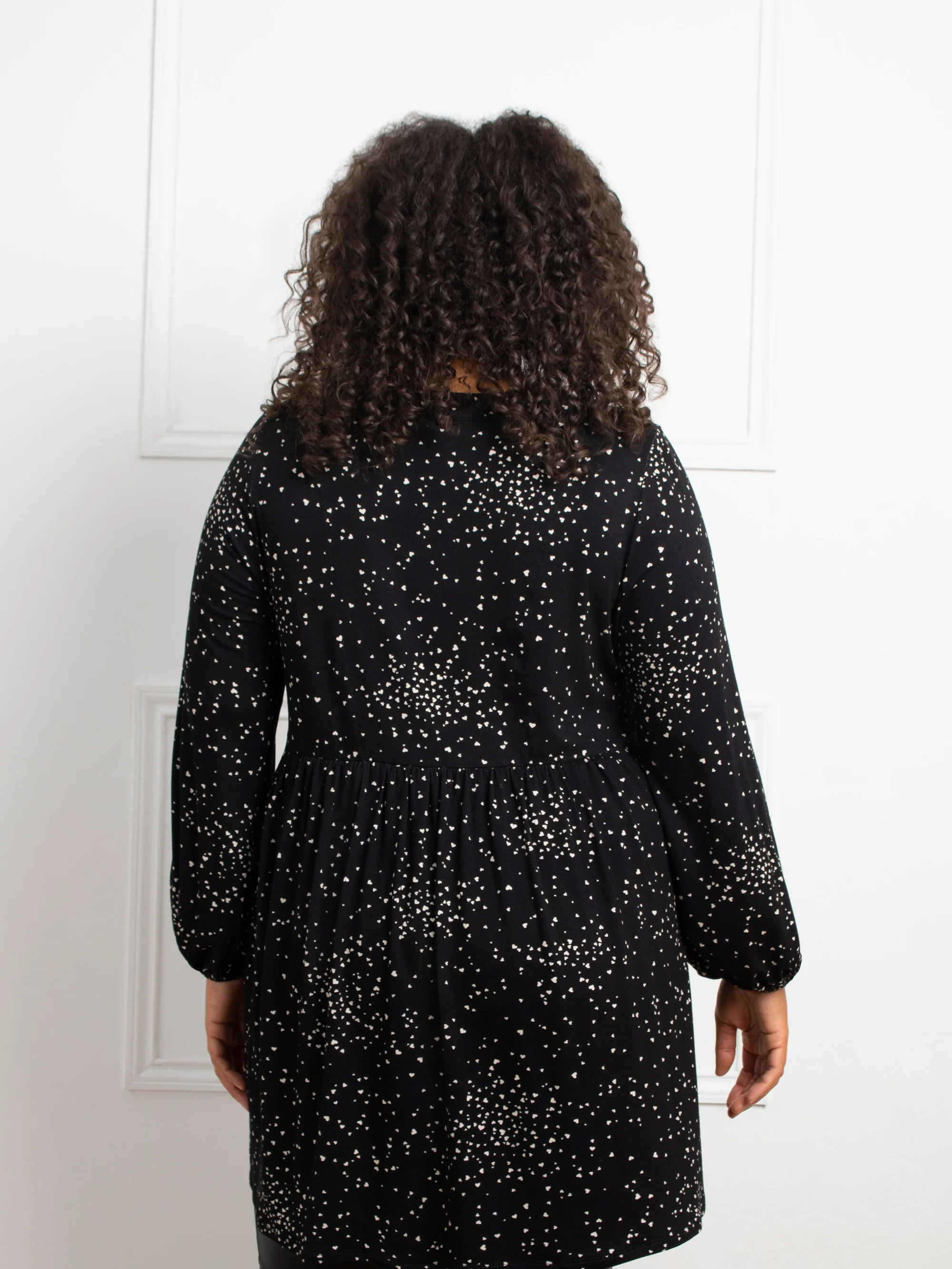Petite Black Heart Print Gathered V-Neck Tunic - Image 3