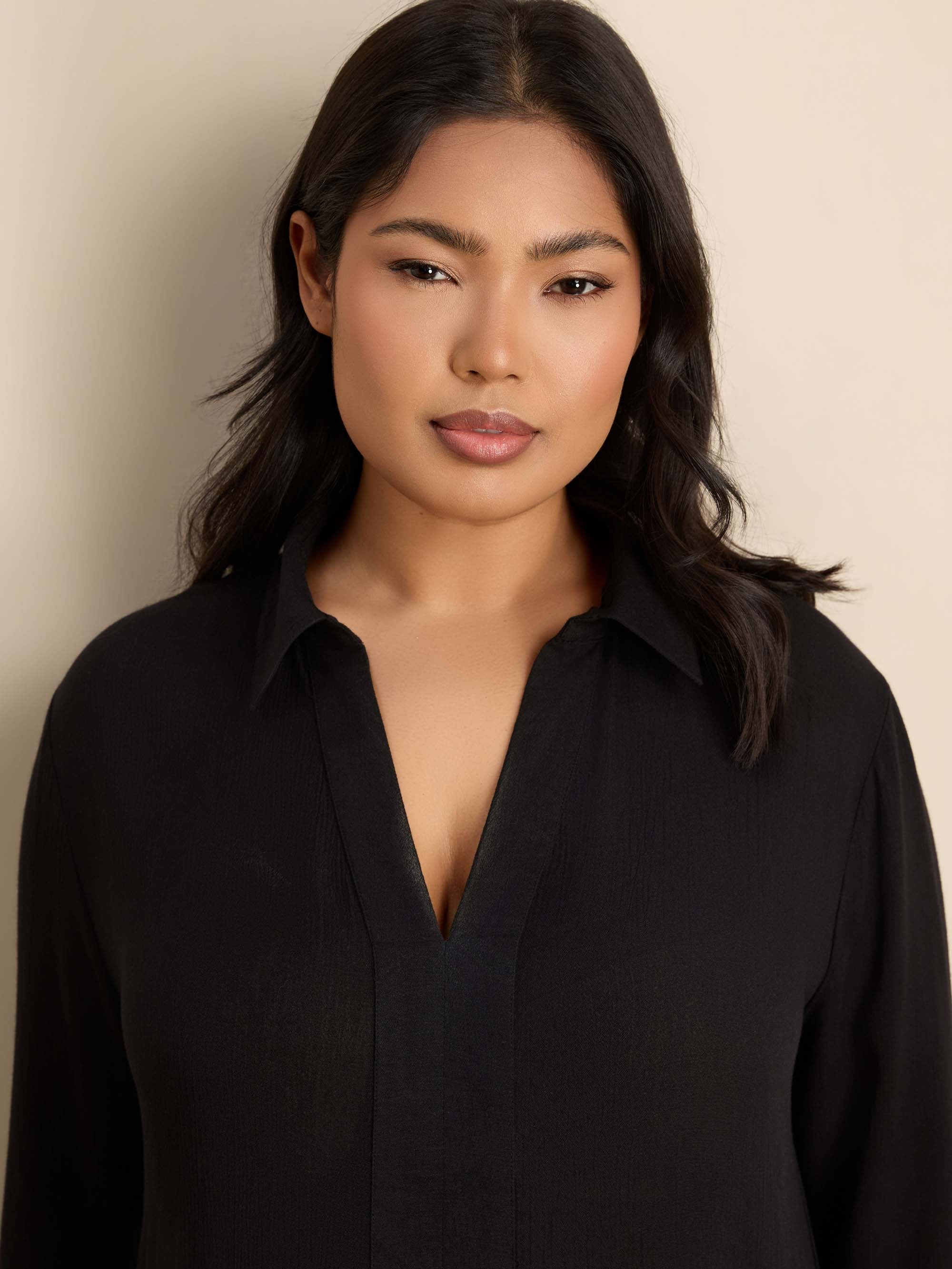 Black Split Front Crinkle Tunic - Image 2