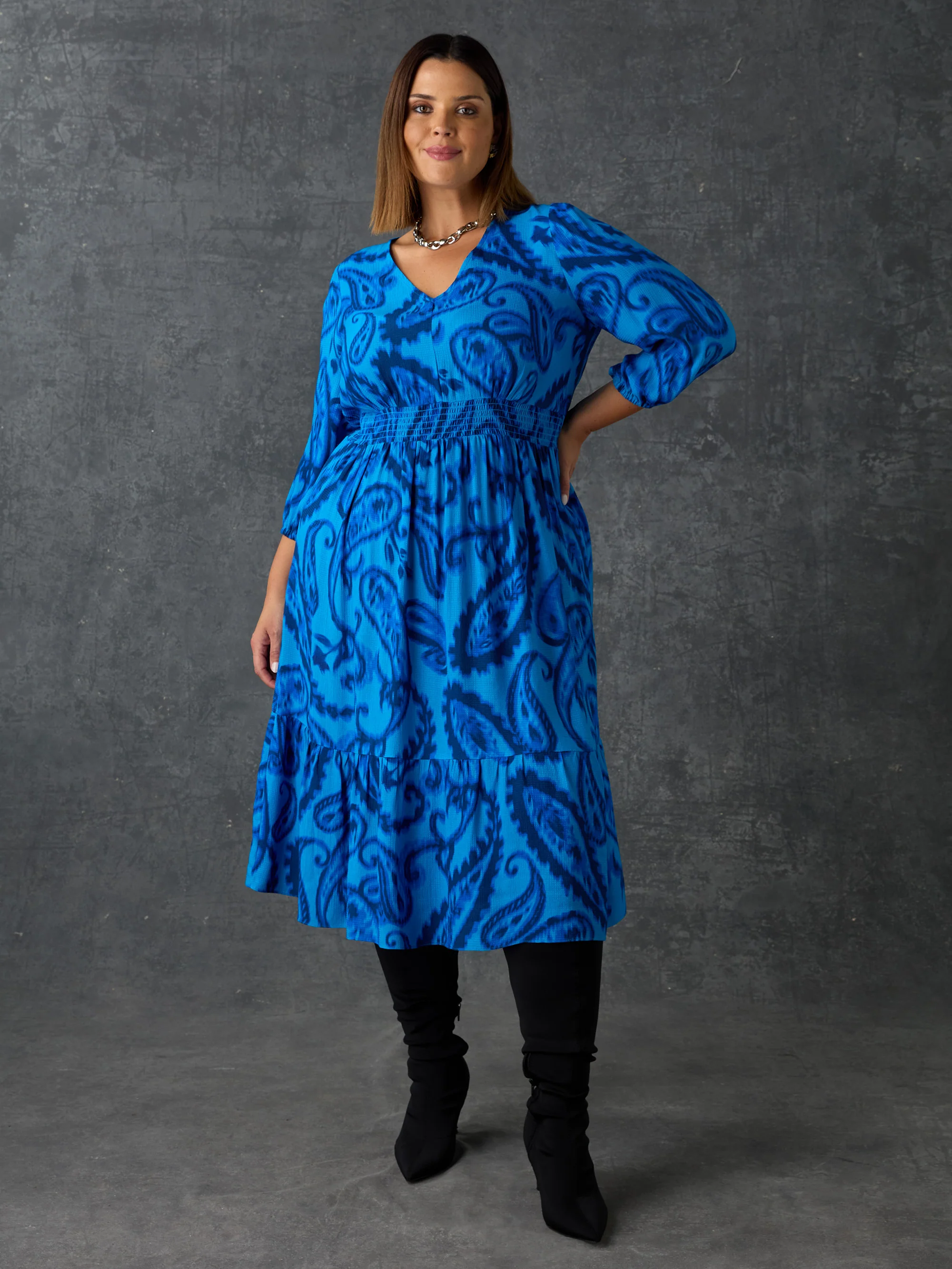 Blue Paisley V-Neck Midi Dress - Image 2