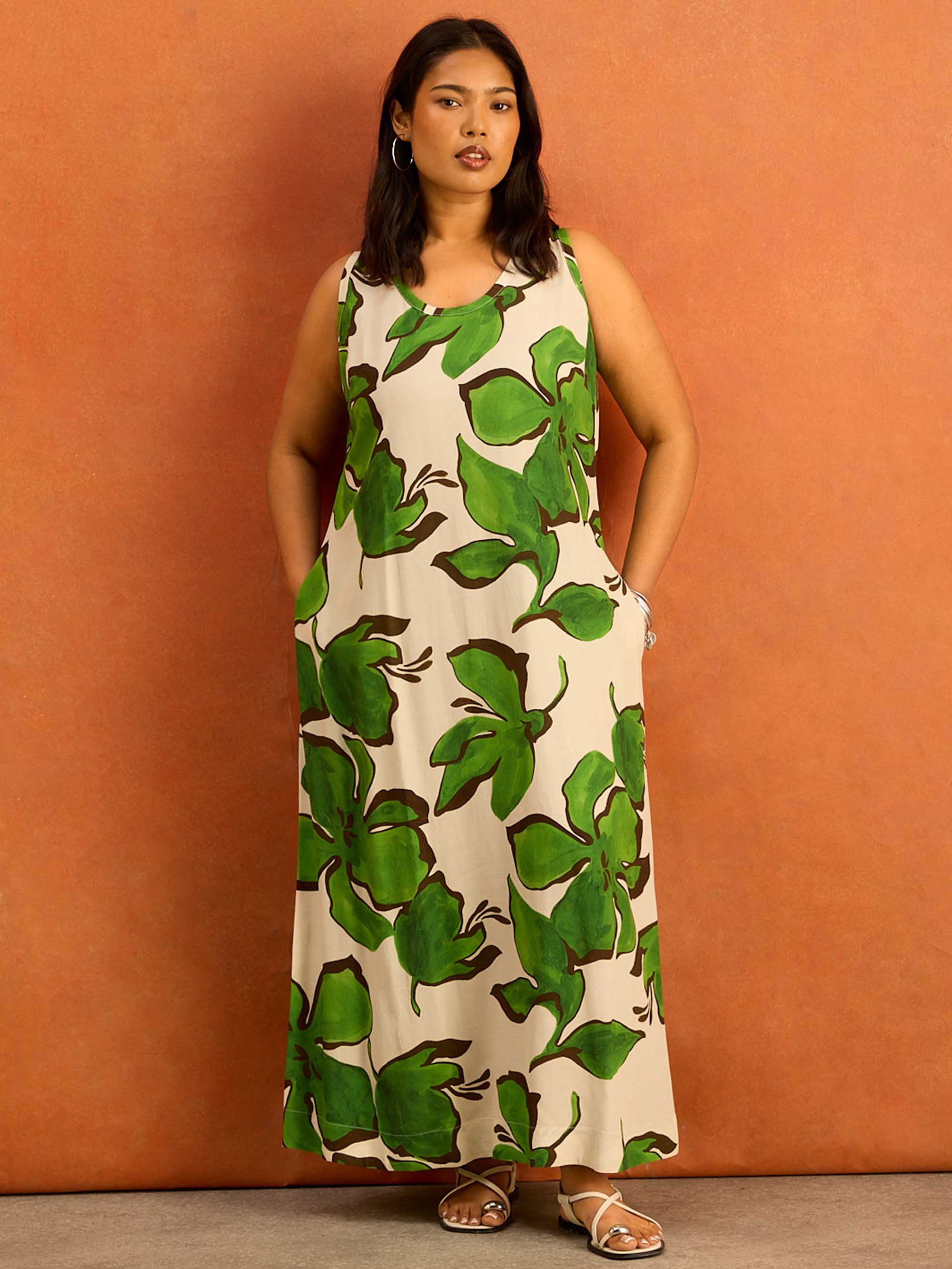 Petite Green Floral Print Scoop Neck Maxi Dress - Image 4