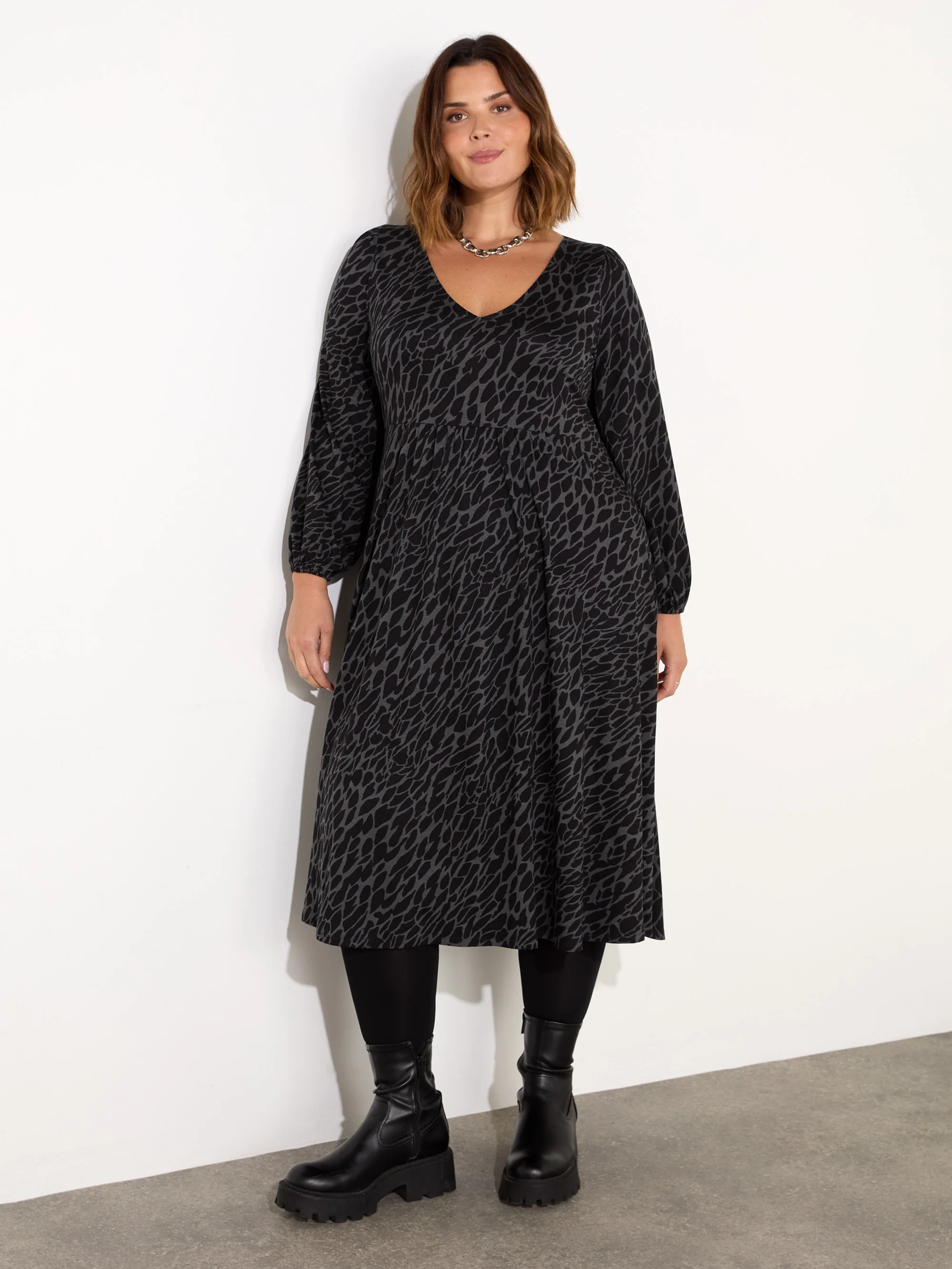 Petite Grey Snake Print Shift Dress - Image 2