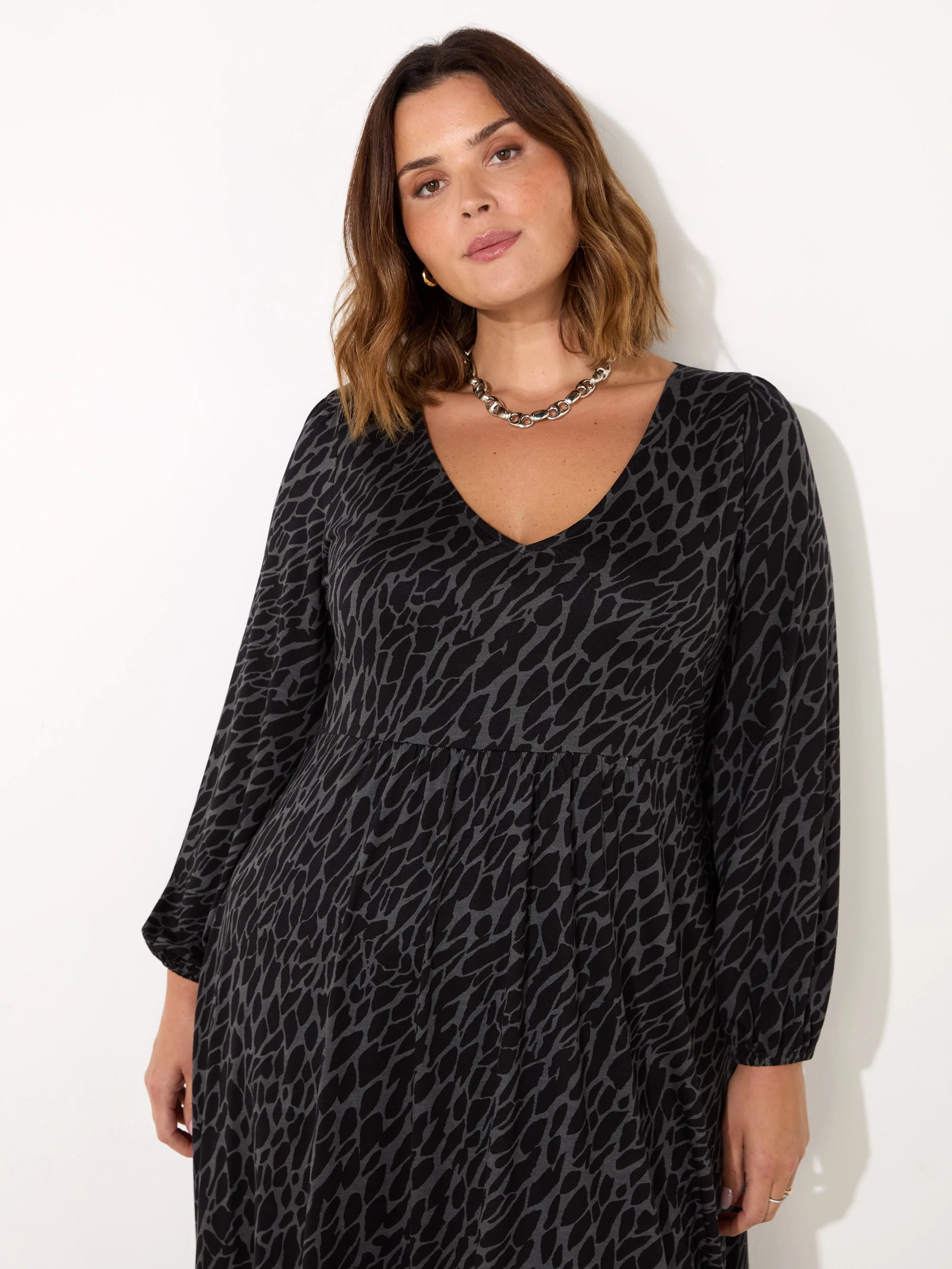 Petite Grey Snake Print Shift Dress - Image 3