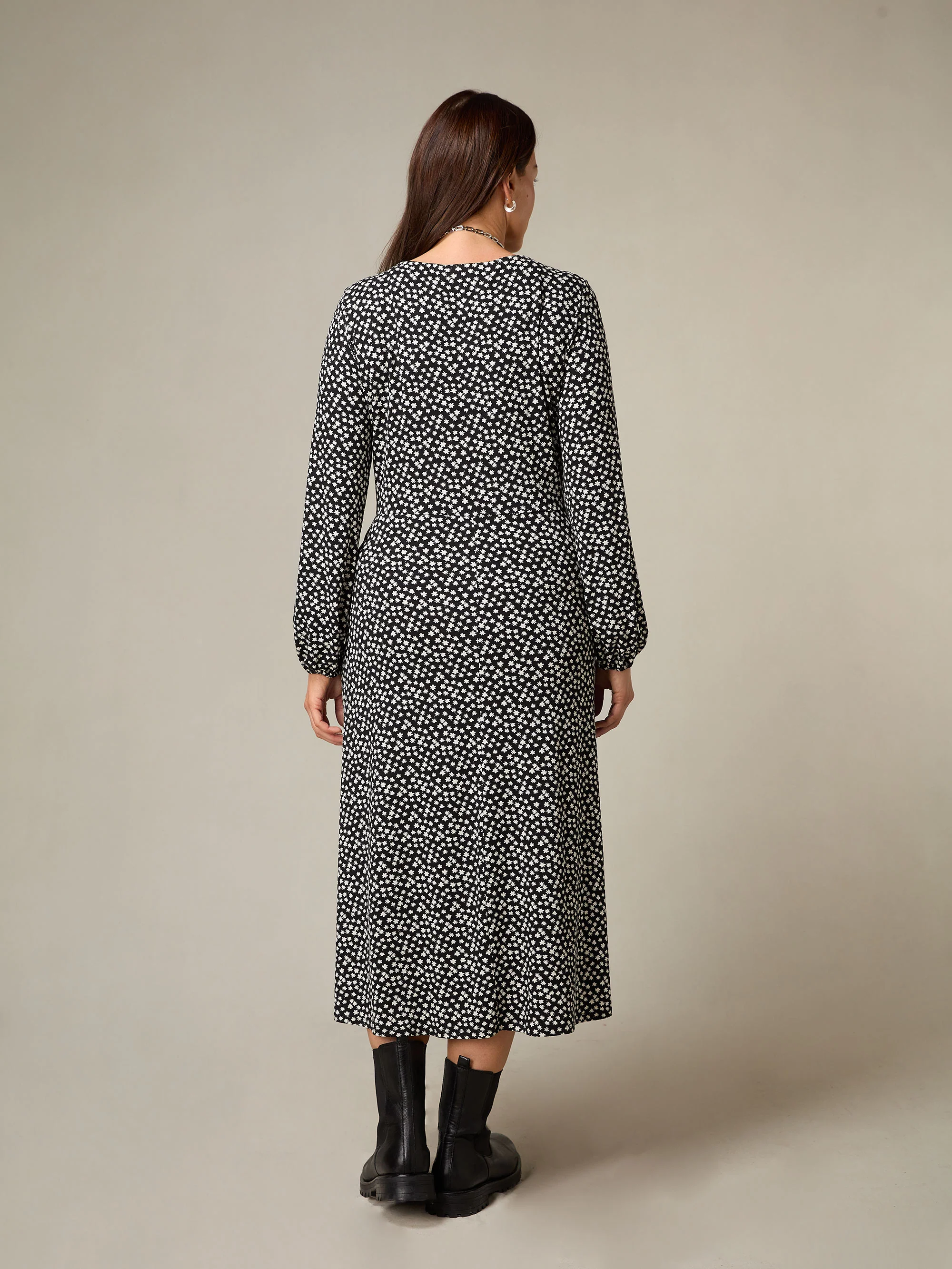 Petite Mono Ditsy Print Jersey Gathered Waist Midi Dress - Image 3