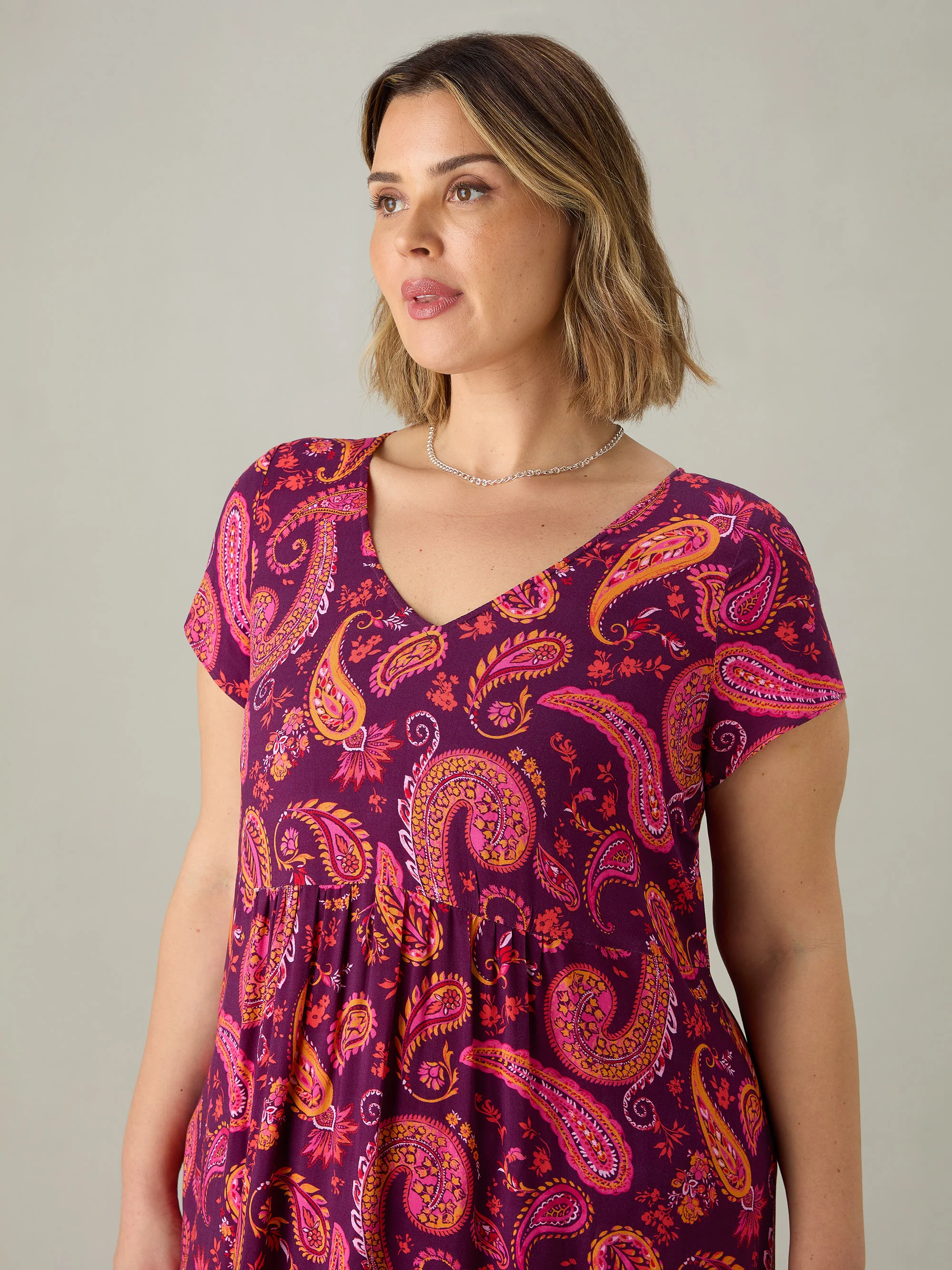 Plum Paisley Tiered Midi Dress - Image 4