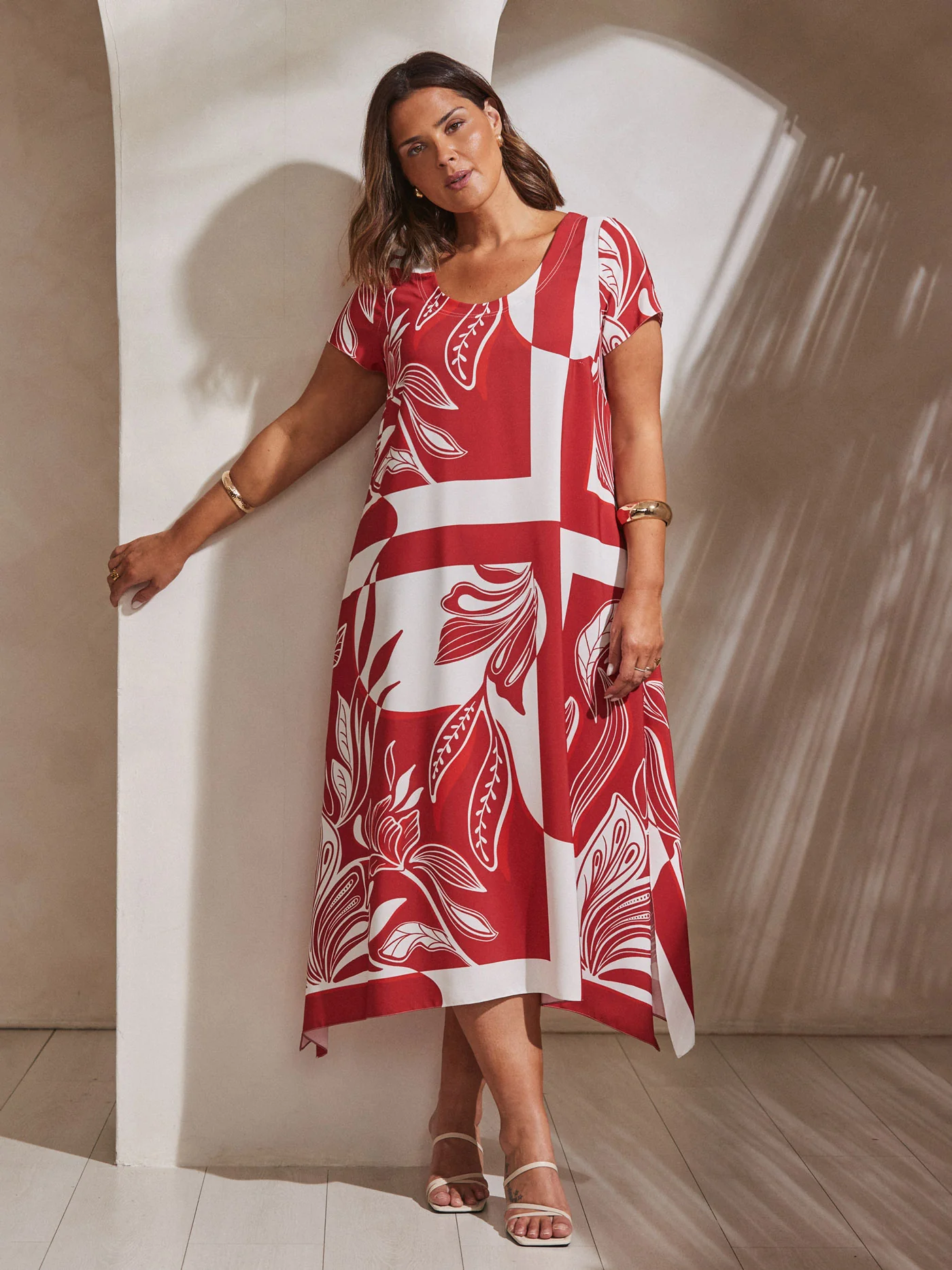Red Abstract Leaf Print Hanky Hem Midi Dress - Image 4