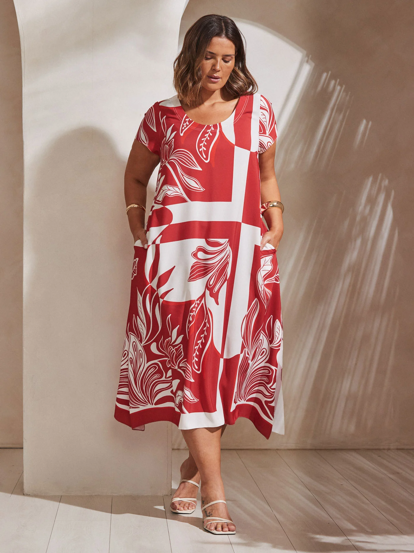 Red Abstract Leaf Print Hanky Hem Midi Dress - Image 5
