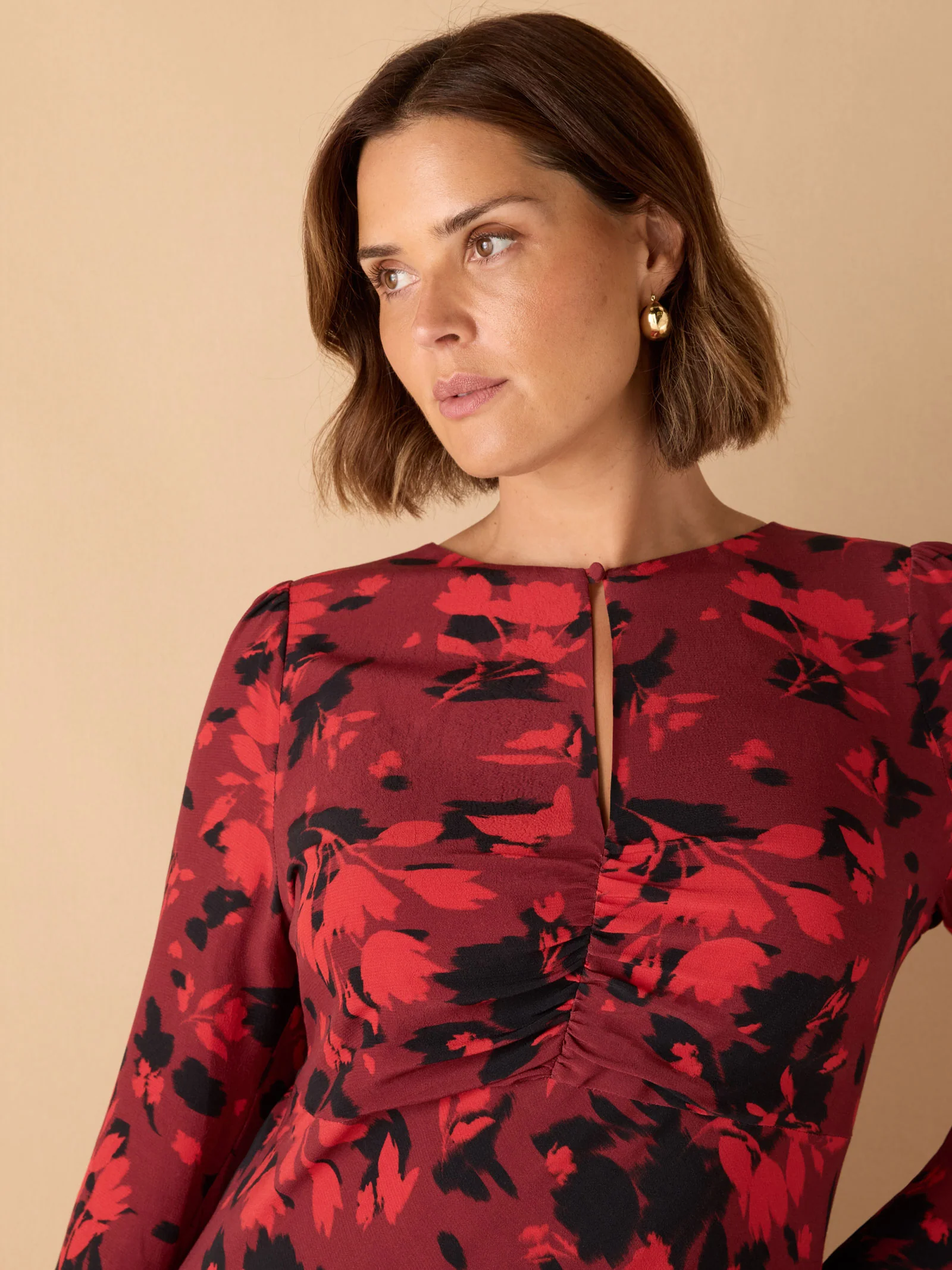 Red Floral Print Ruched Front Maxi Dress - Image 4