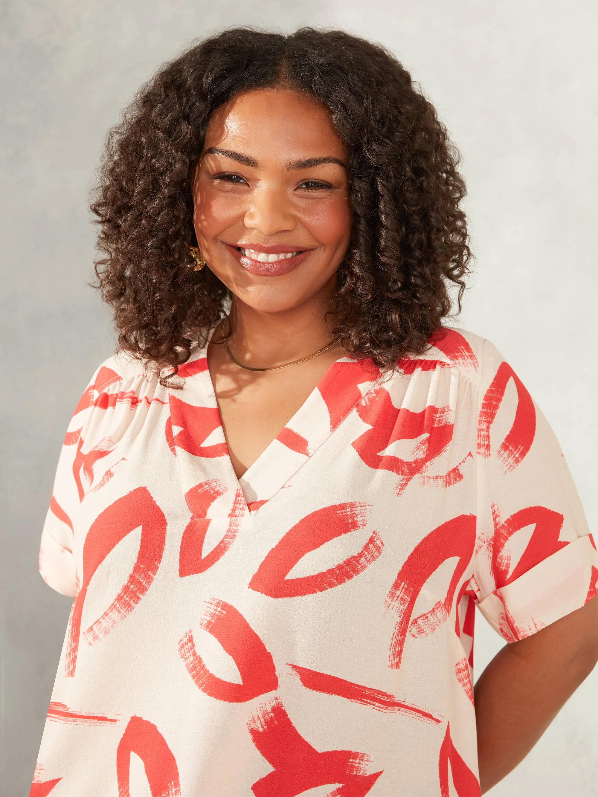 Red Brushstroke Print V-Neck Blouse - Image 3