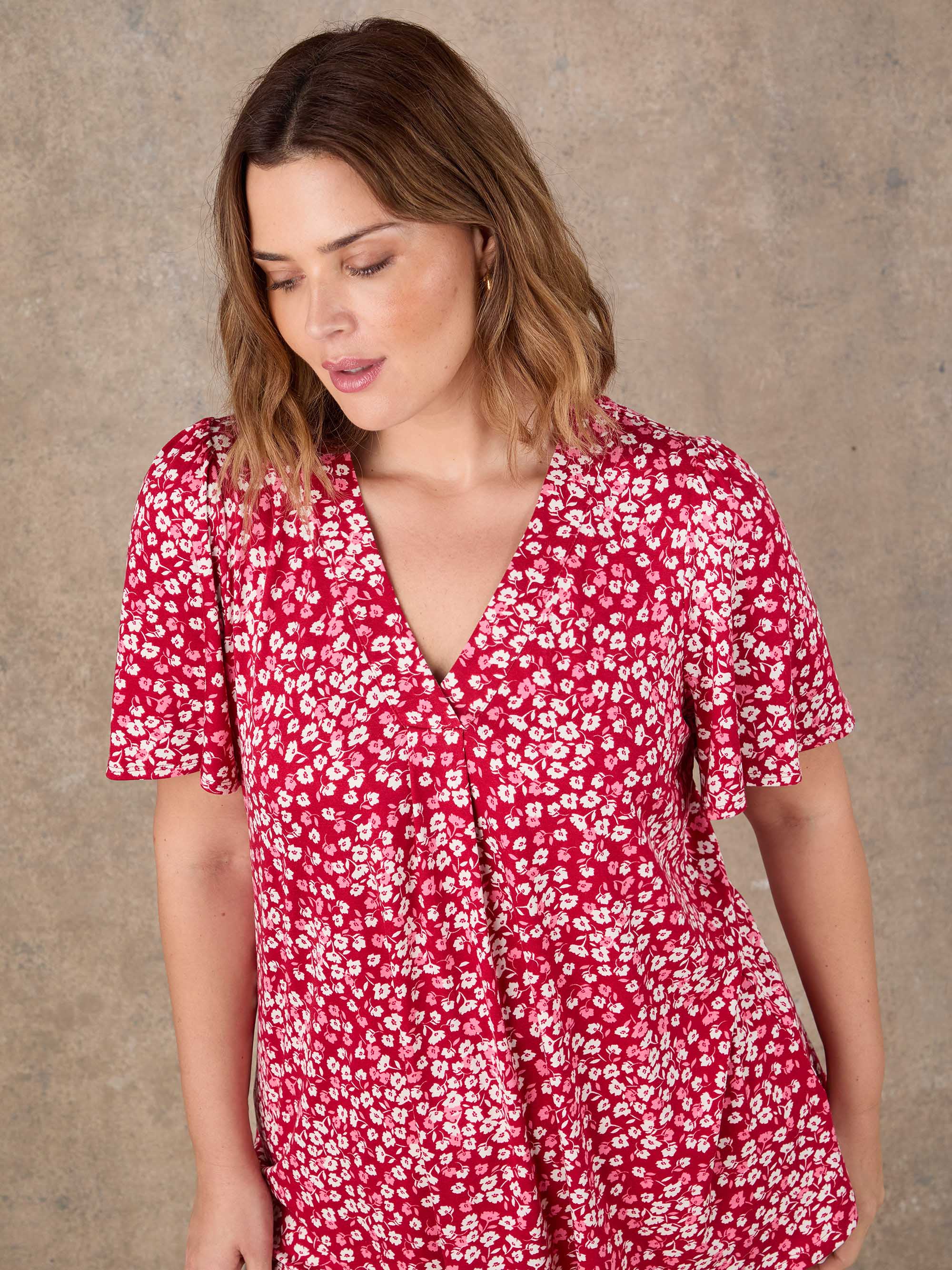 Red Ditsy Print Flutter Sleeve Pleat Front Top - Image 4